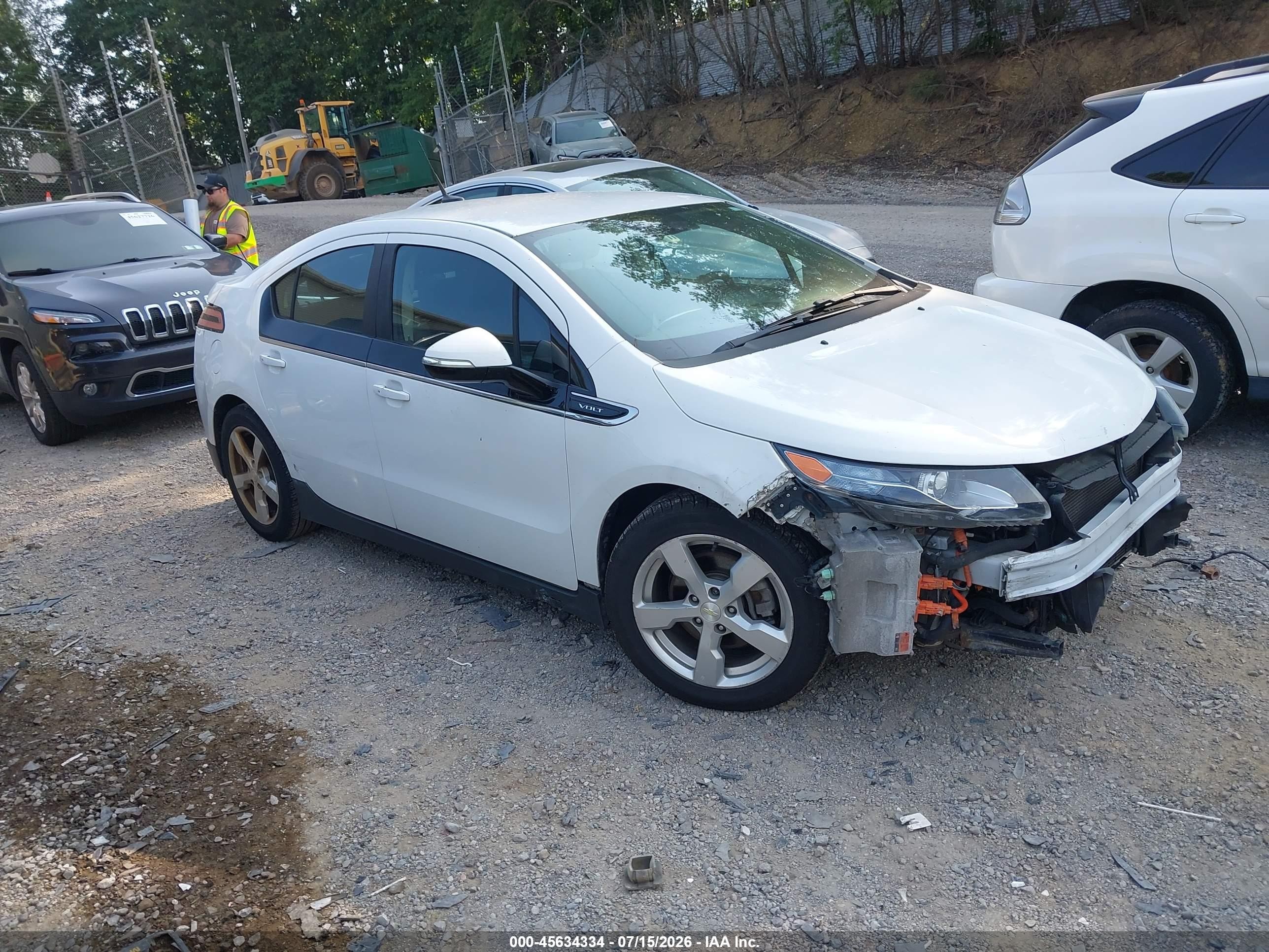 2013 Chevrolet Volt   White vin: 1G1RA6E49DU112385