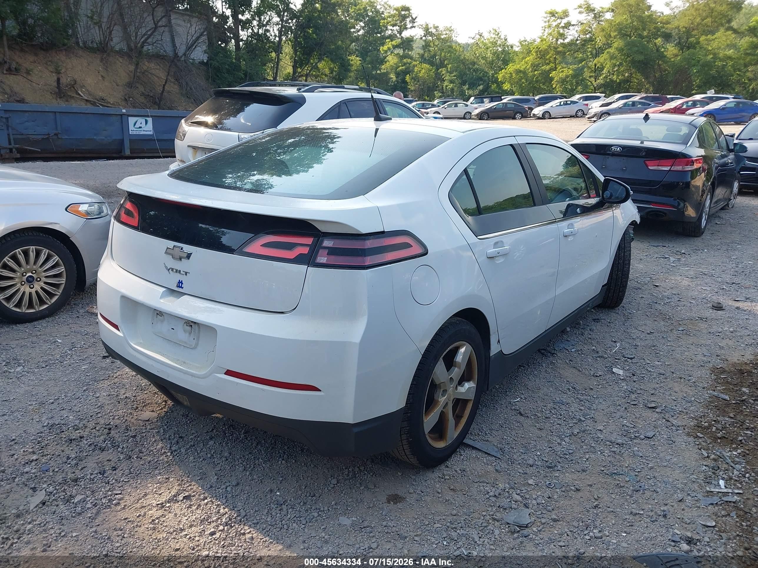 2013 Chevrolet Volt   White vin: 1G1RA6E49DU112385