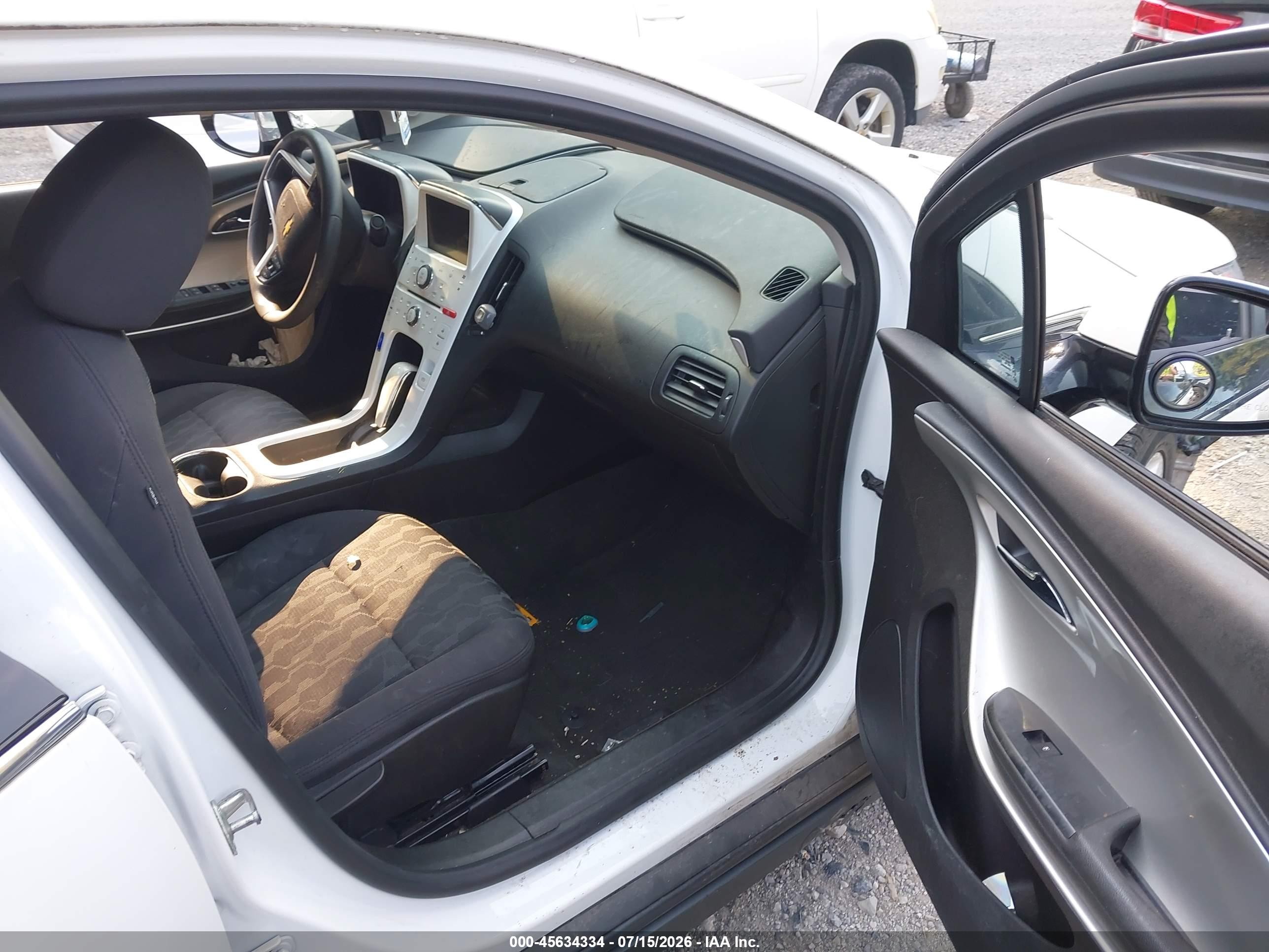 2013 Chevrolet Volt   White vin: 1G1RA6E49DU112385