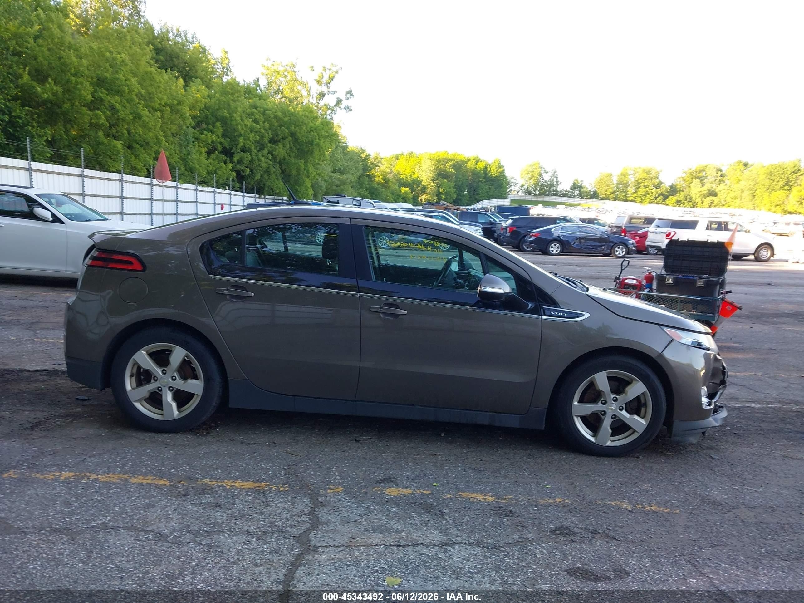 2014 Chevrolet Volt   Gold vin: 1G1RB6E40EU129753