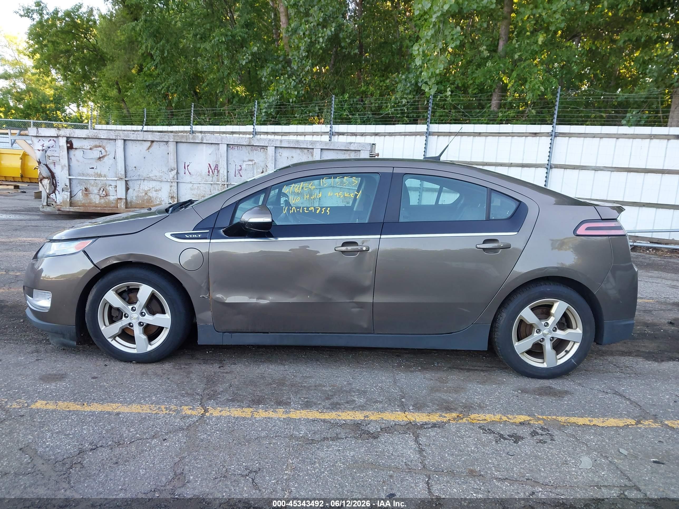 2014 Chevrolet Volt   Gold vin: 1G1RB6E40EU129753