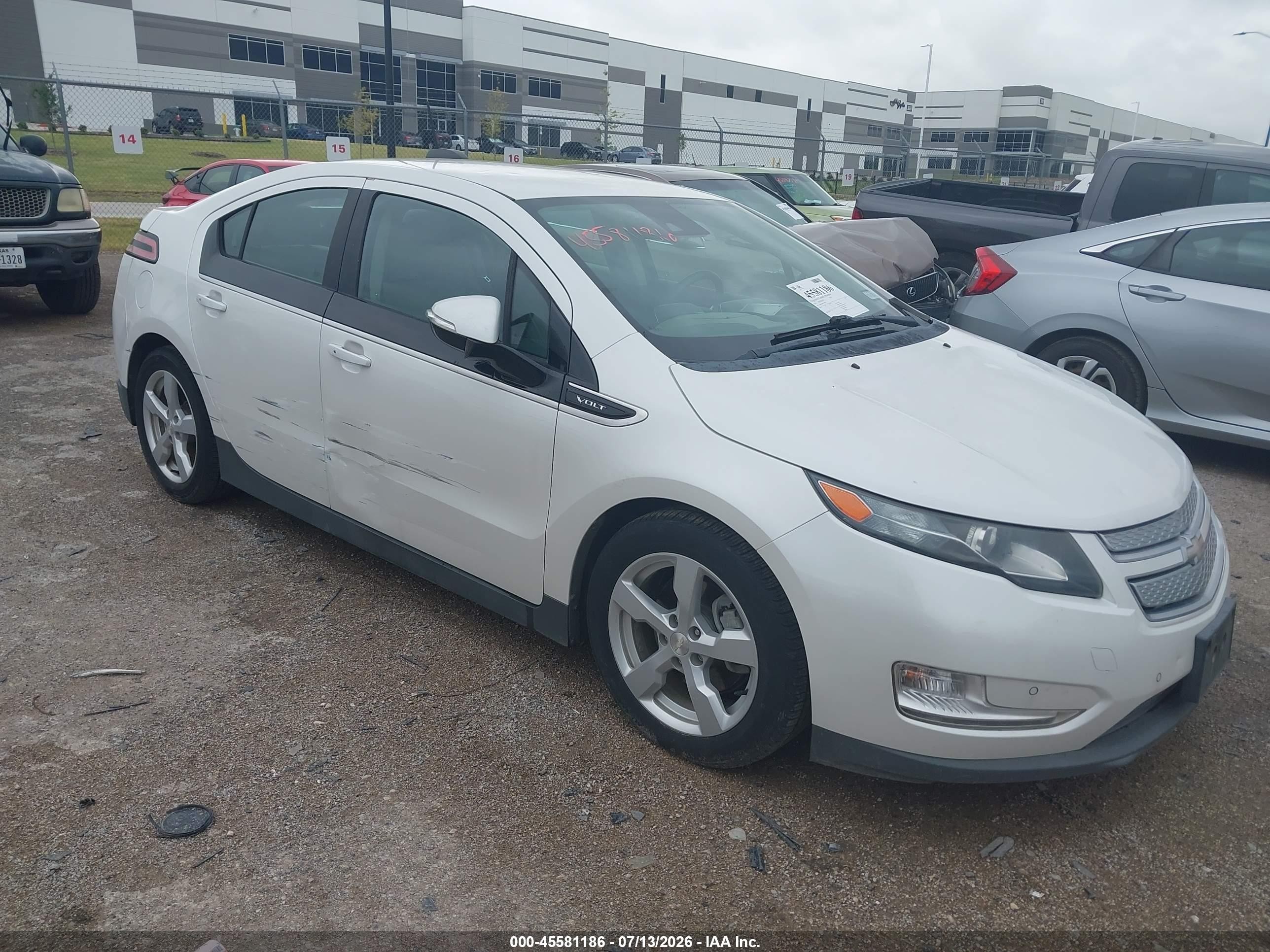 2015 Chevrolet Volt   White vin: 1G1RB6E40FU129415