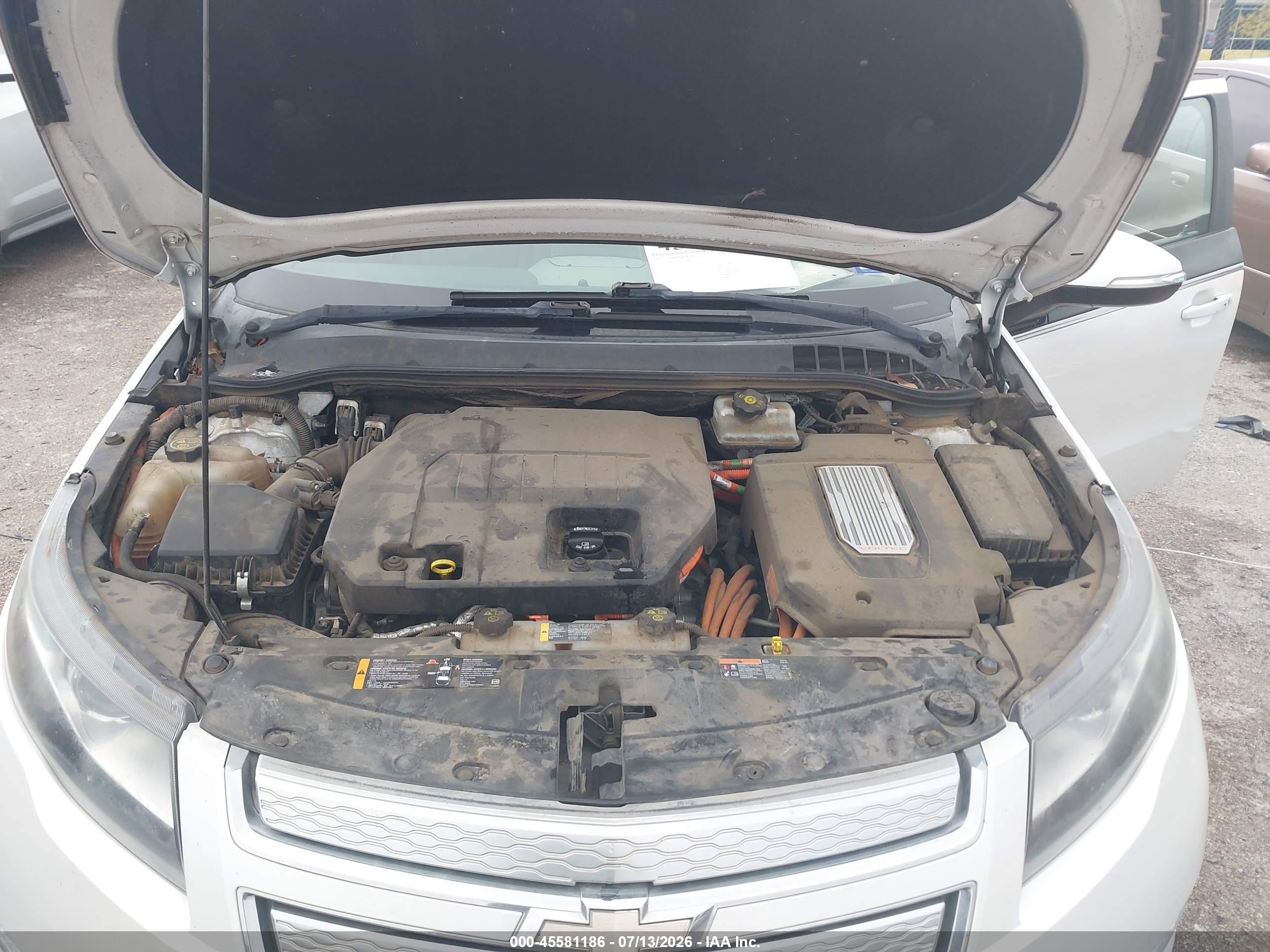 2015 Chevrolet Volt   White vin: 1G1RB6E40FU129415