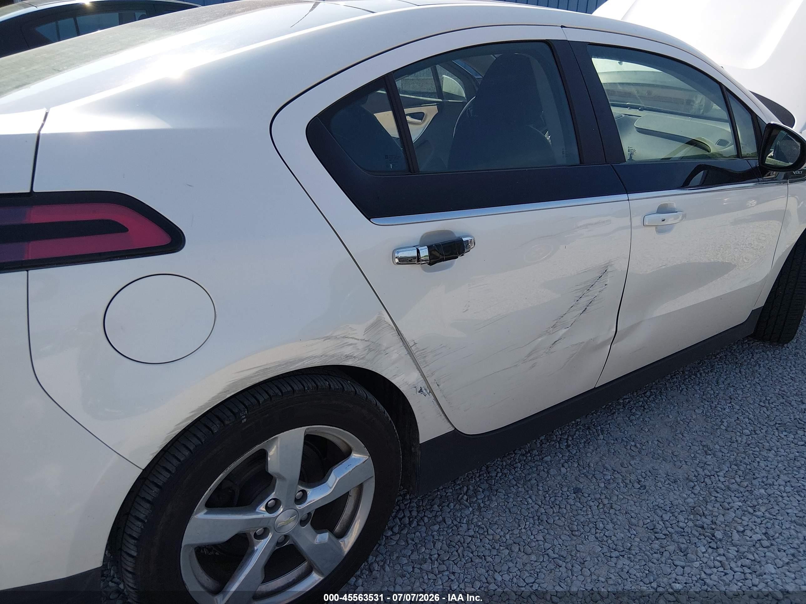 2012 Chevrolet Volt   White vin: 1G1RB6E41CU103157