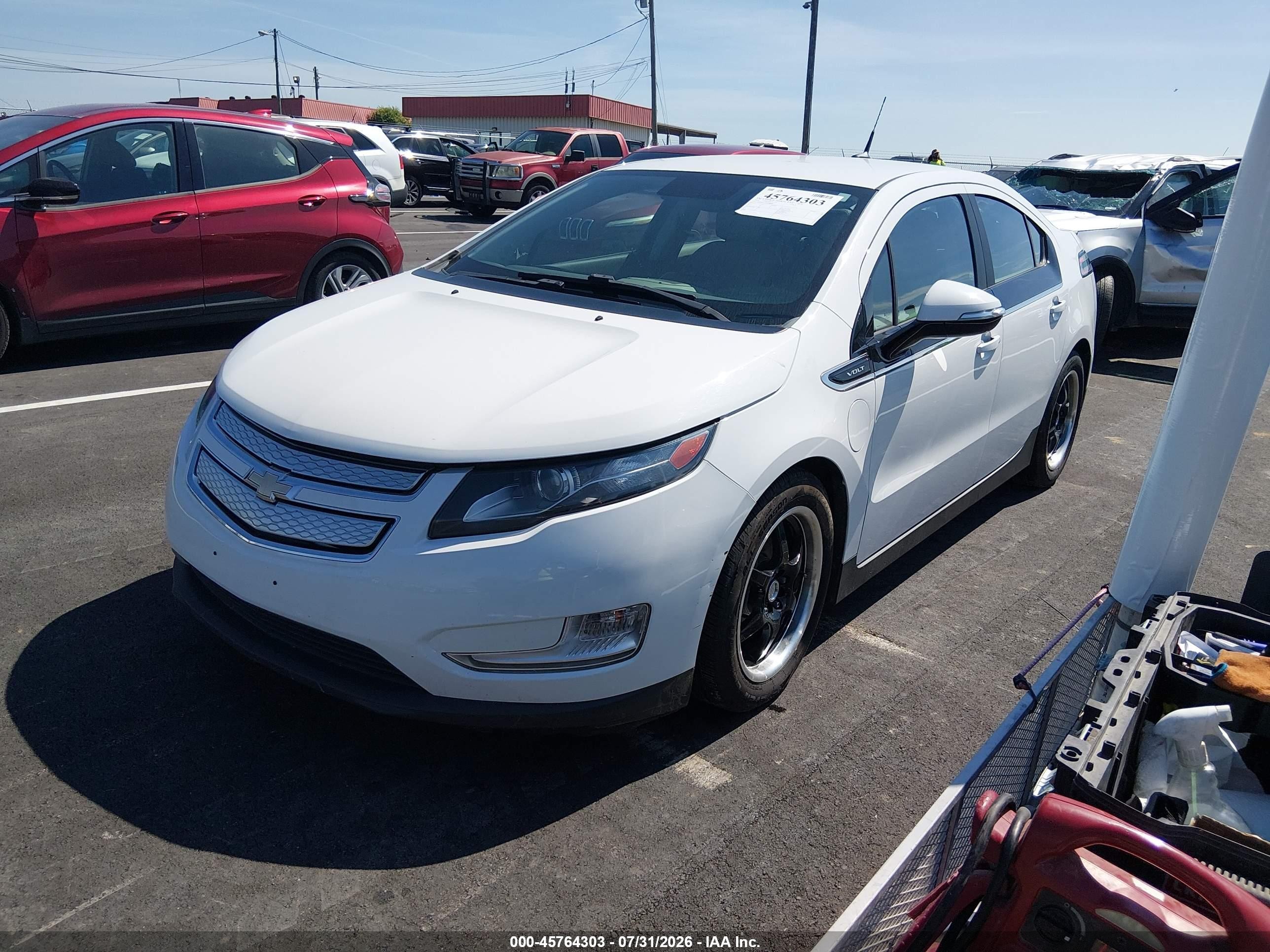 2013 Chevrolet Volt   White vin: 1G1RB6E43DU146545