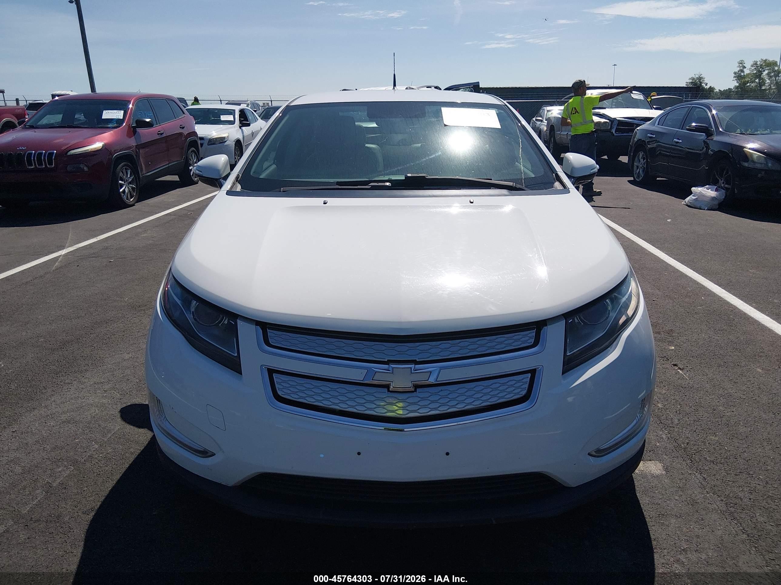 2013 Chevrolet Volt   White vin: 1G1RB6E43DU146545