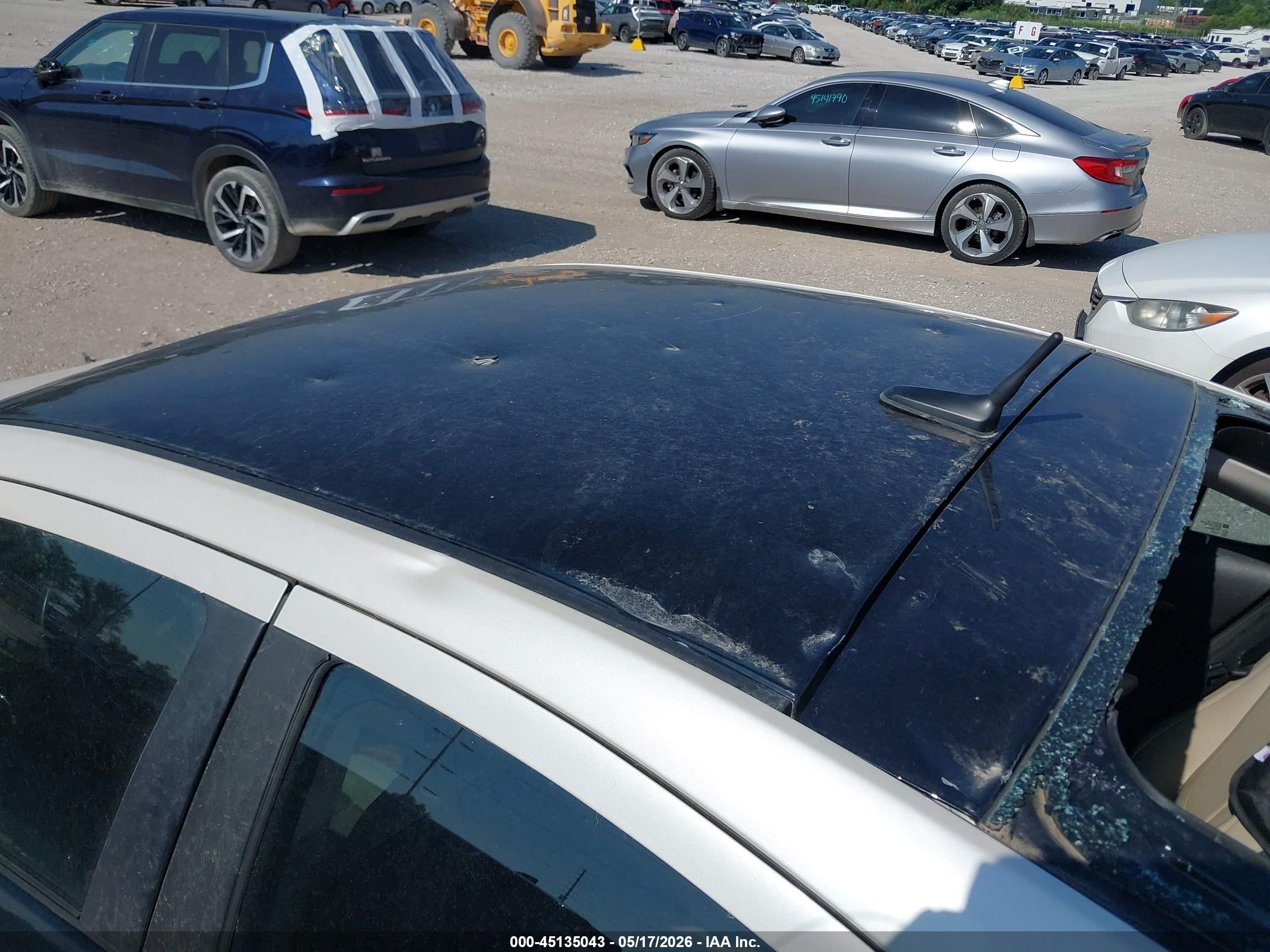 2012 Chevrolet Volt   Белый vin: 1G1RB6E46CU105311