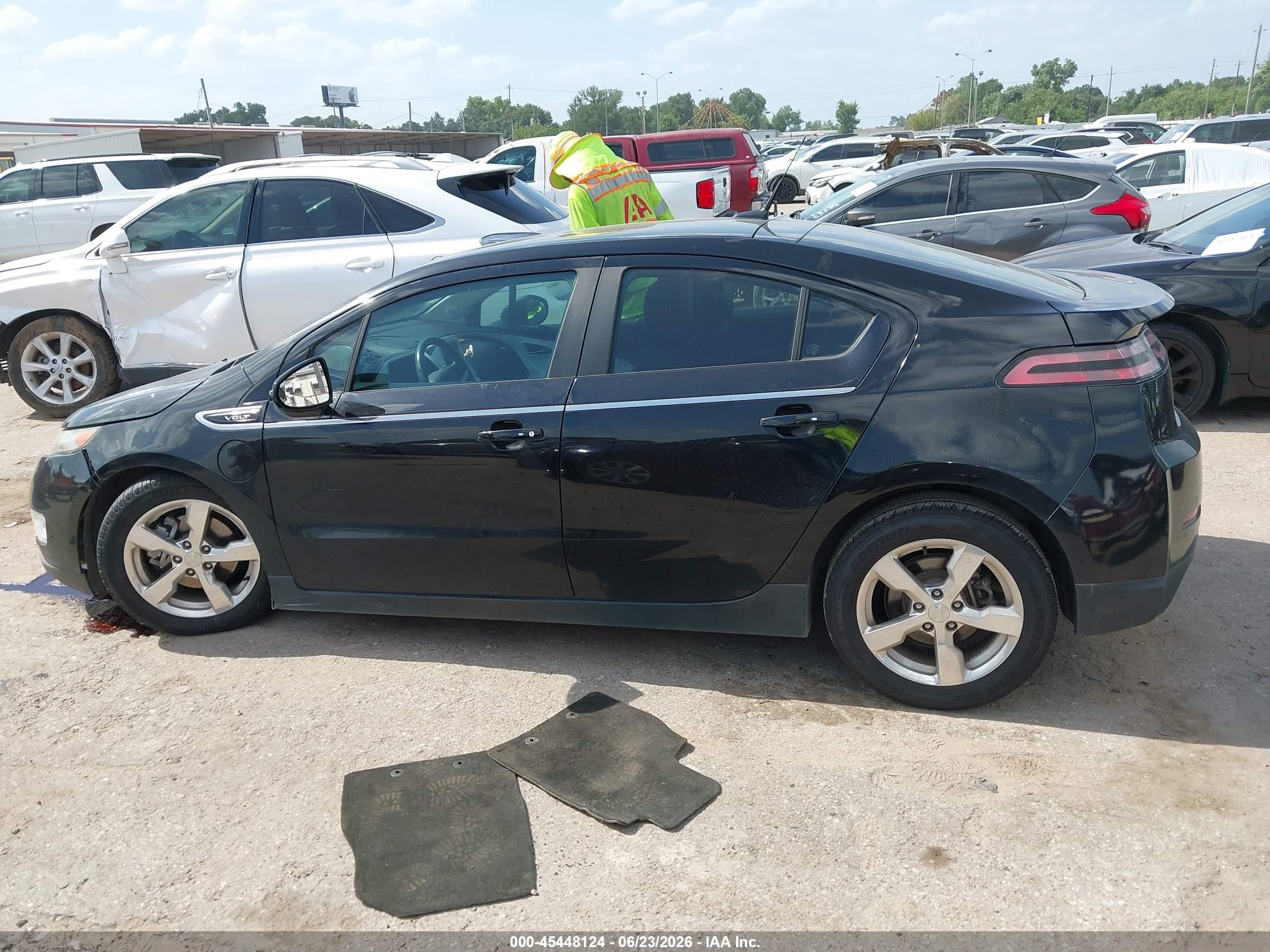 2014 Chevrolet Volt   Black vin: 1G1RB6E46EU116277