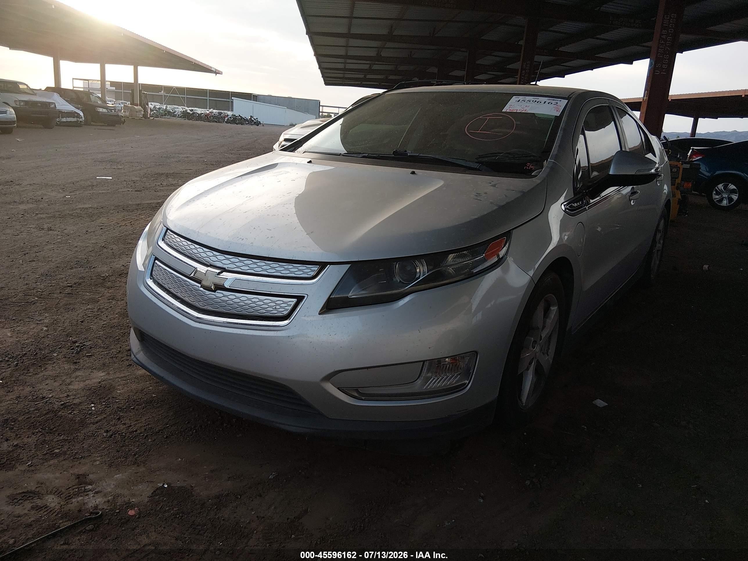 2015 Chevrolet Volt Серебряный vin: 1G1RB6E46FU111050