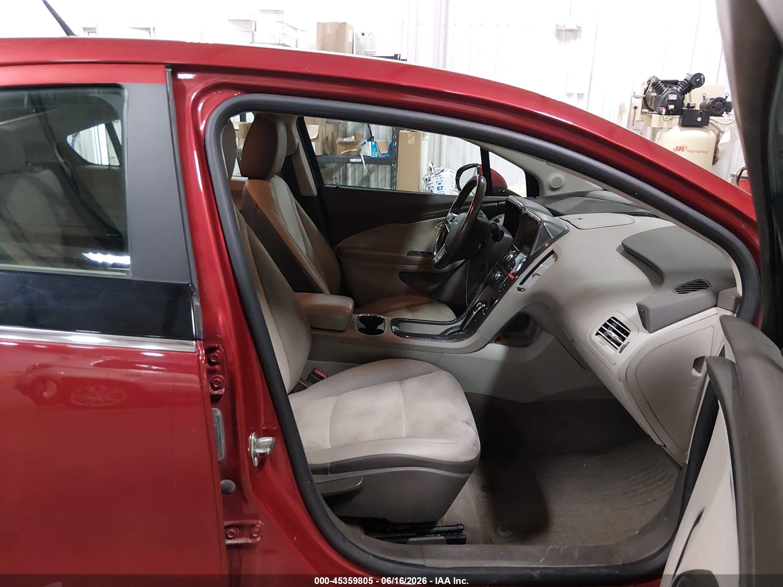 2014 Chevrolet Volt   Red vin: 1G1RB6E47EU155847