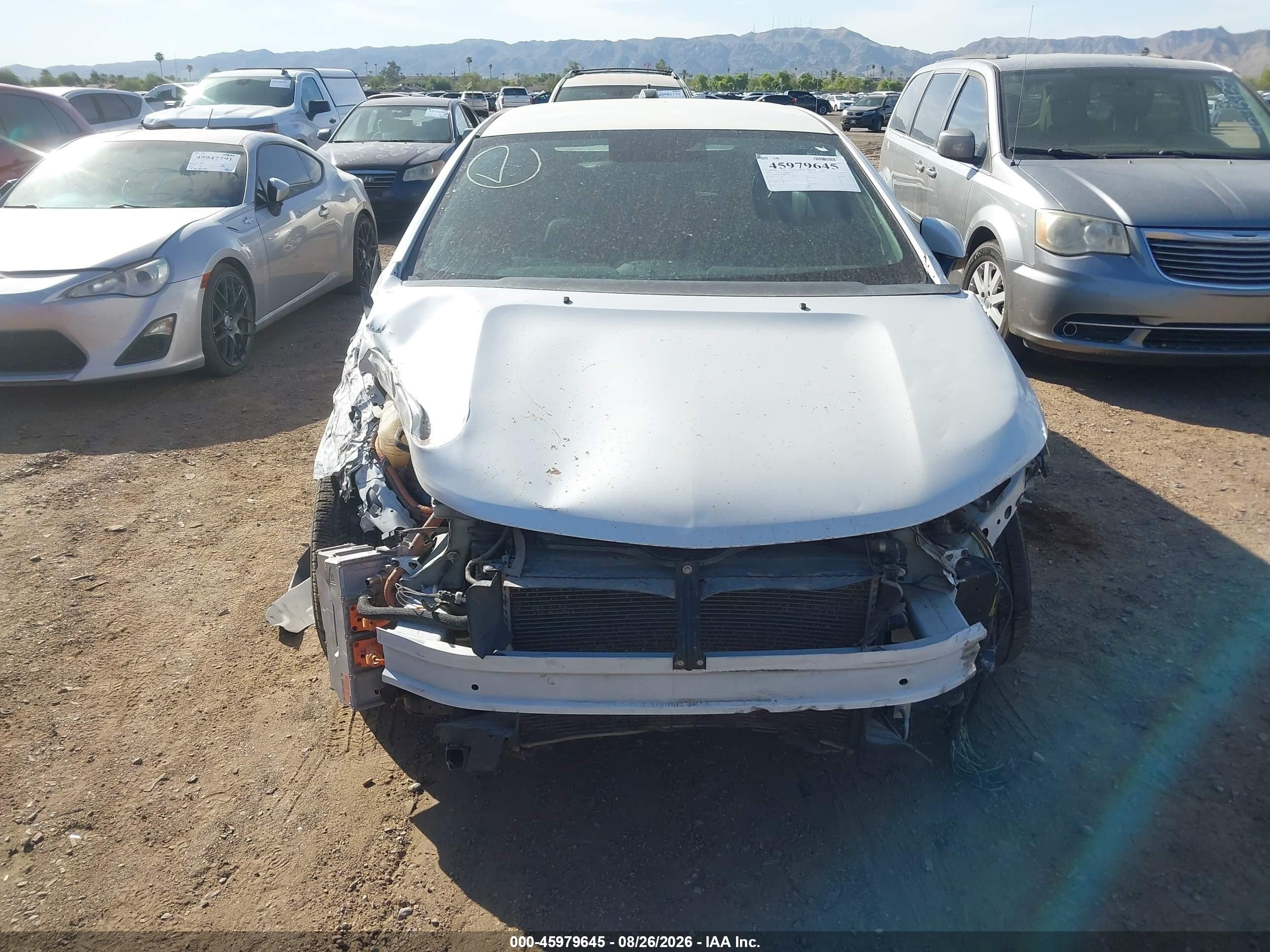 2015 Chevrolet Volt   White vin: 1G1RB6E48FU137097