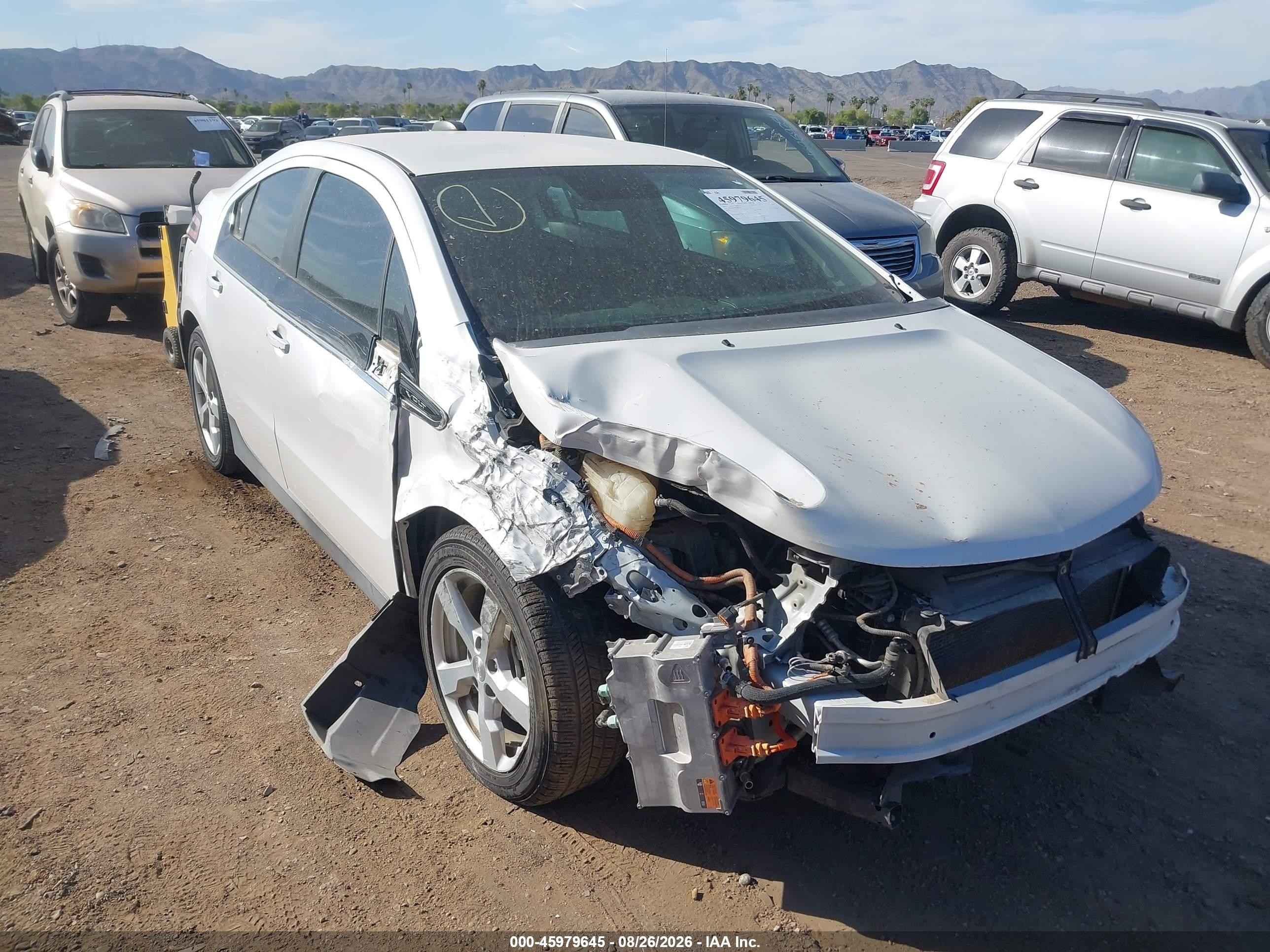 2015 Chevrolet Volt   White vin: 1G1RB6E48FU137097
