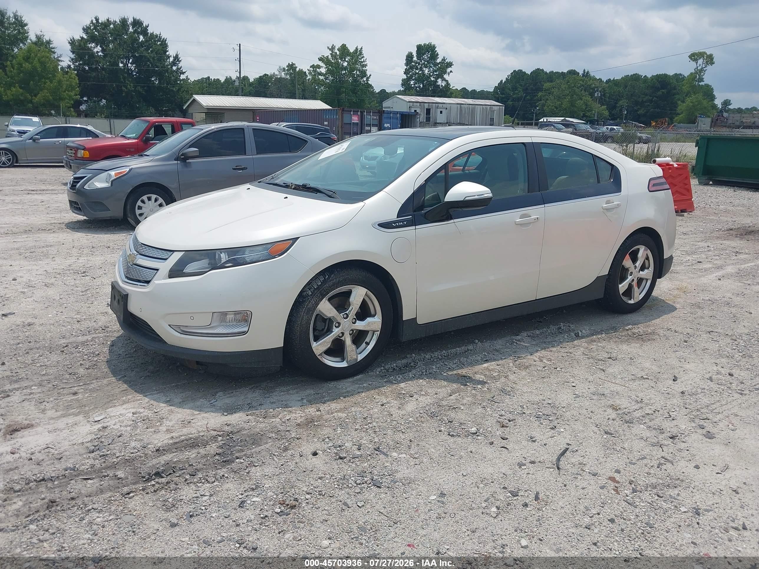 2012 Chevrolet Volt   White vin: 1G1RB6E49CU108509