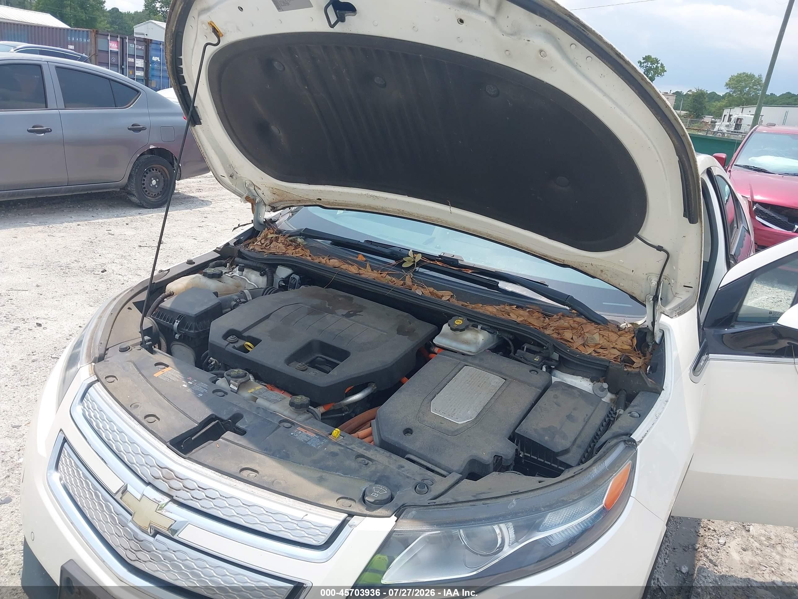 2012 Chevrolet Volt   White vin: 1G1RB6E49CU108509