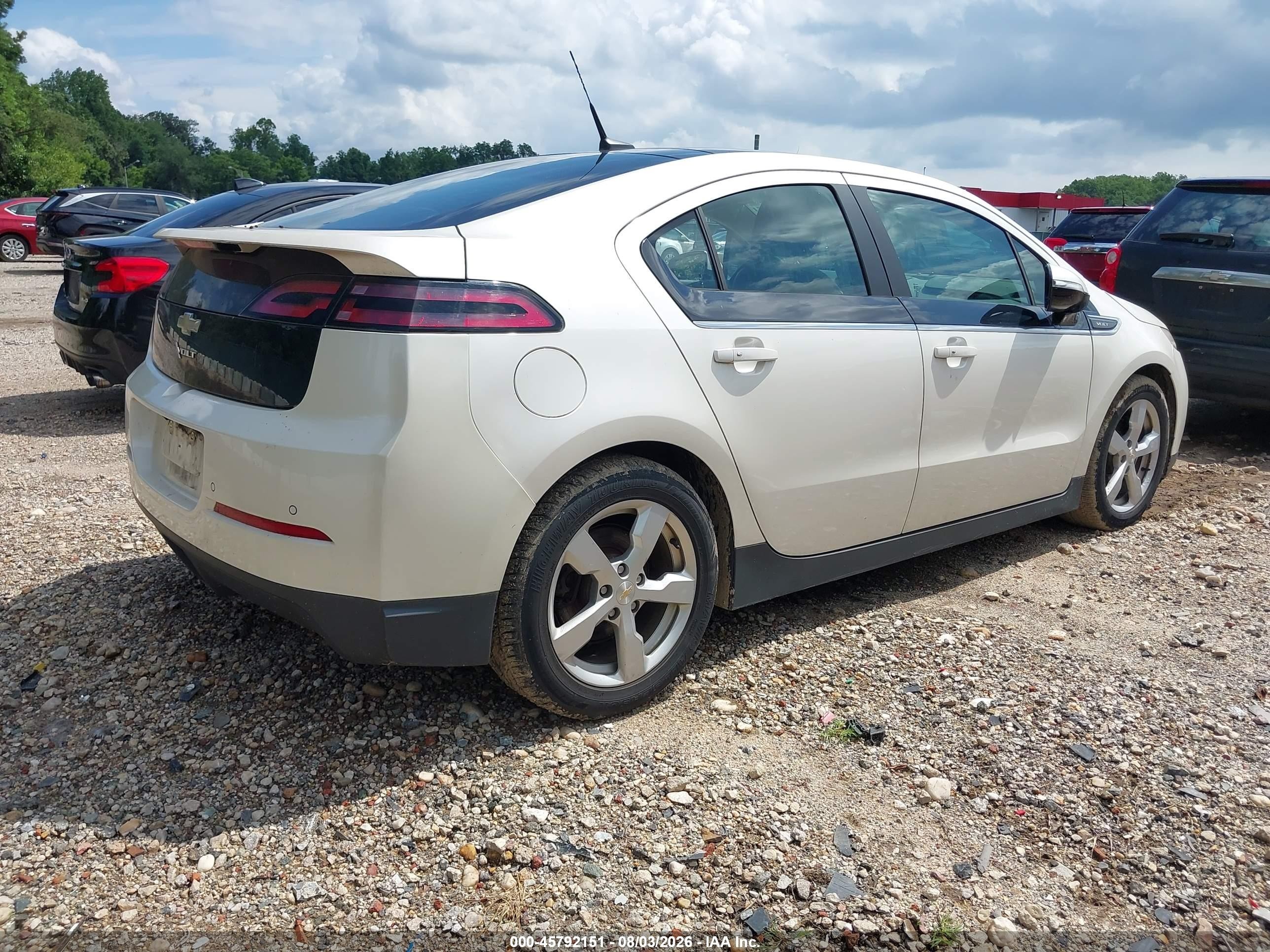 2012 Chevrolet Volt   White vin: 1G1RB6E4XCU102430