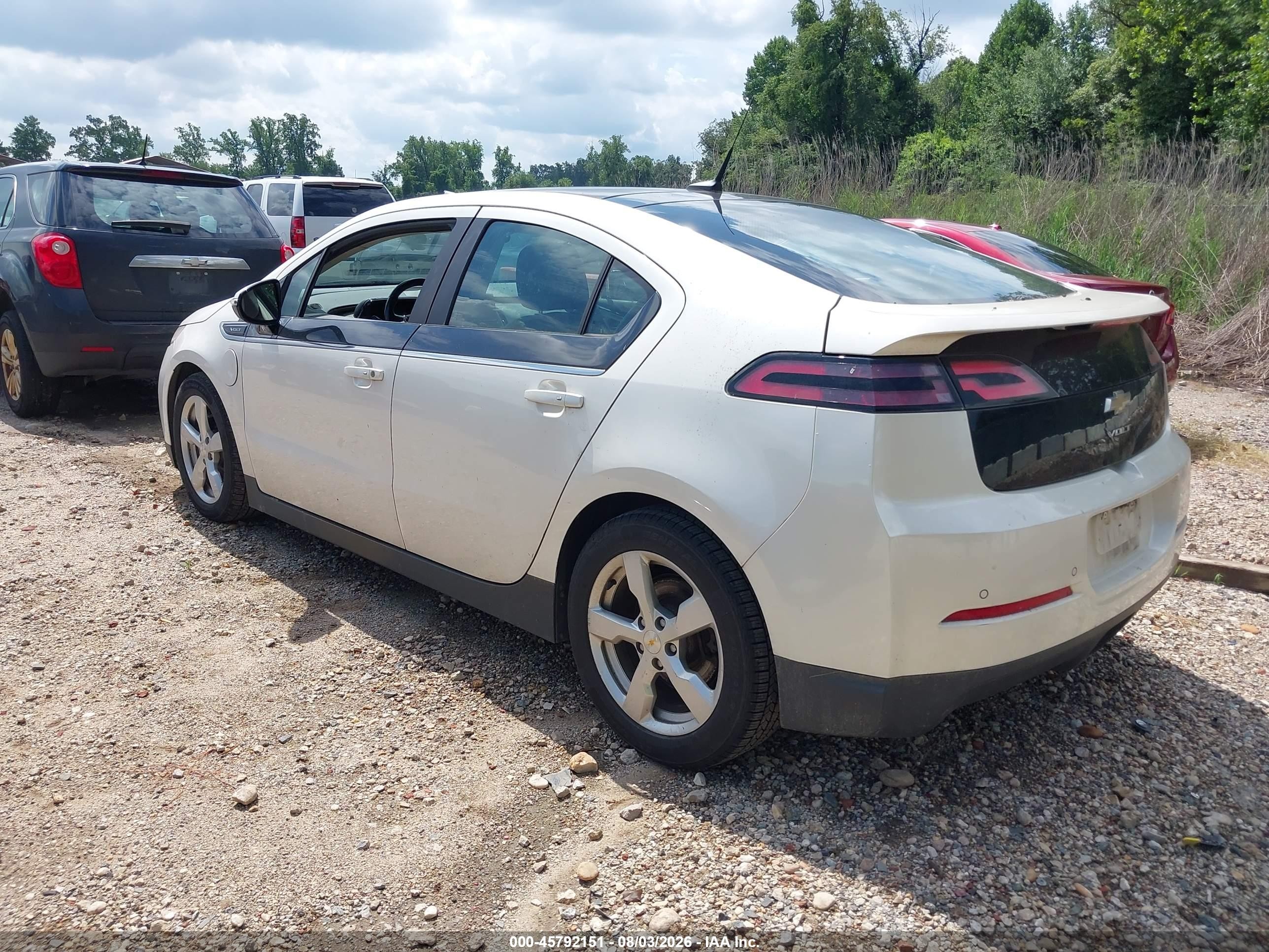 2012 Chevrolet Volt   White vin: 1G1RB6E4XCU102430
