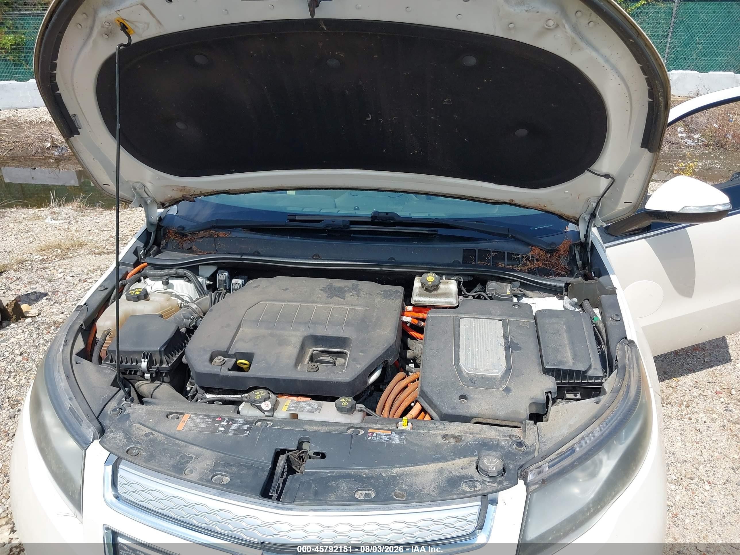 2012 Chevrolet Volt   White vin: 1G1RB6E4XCU102430