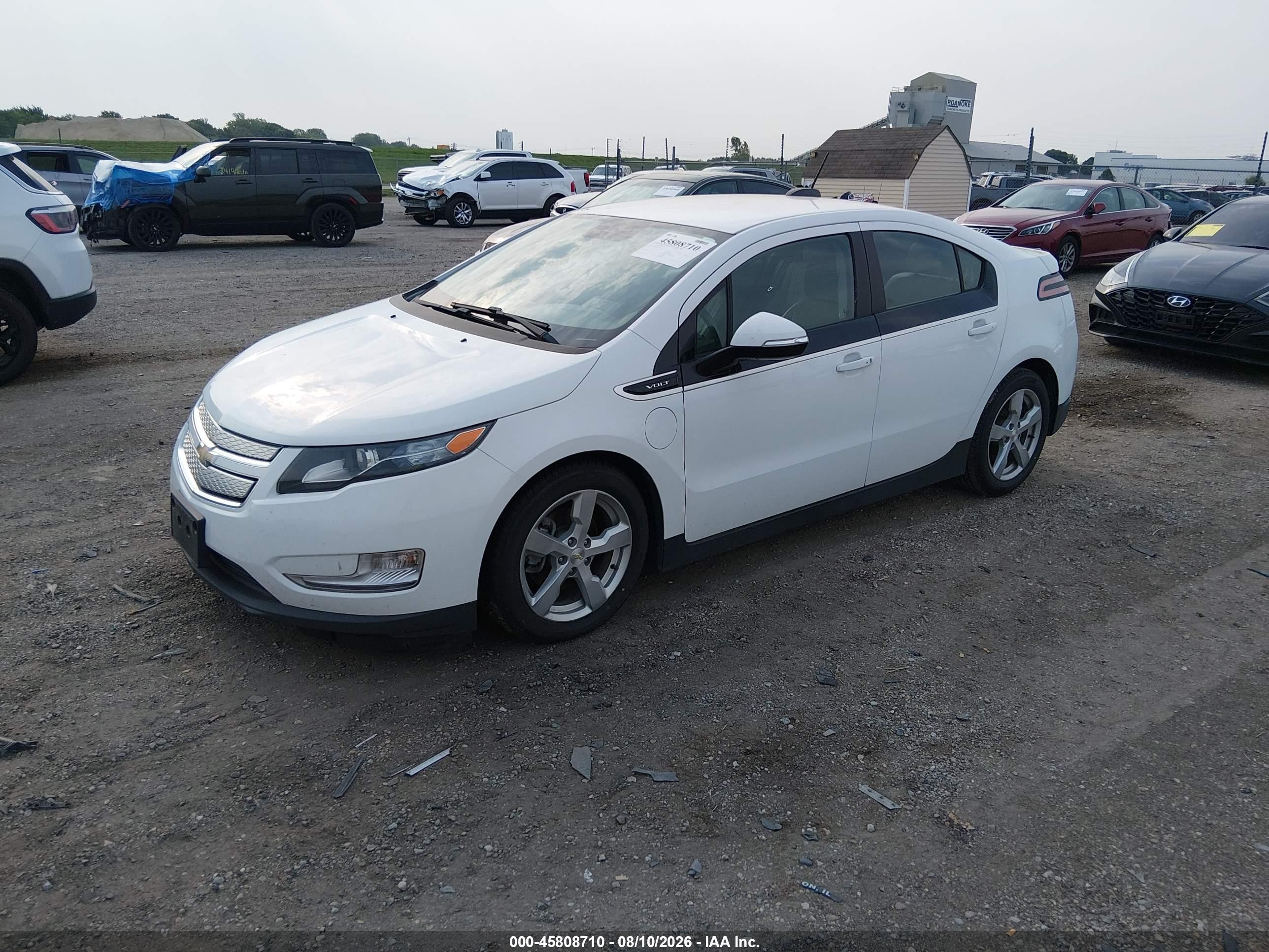 2015 Chevrolet Volt   White vin: 1G1RB6E4XFU105168