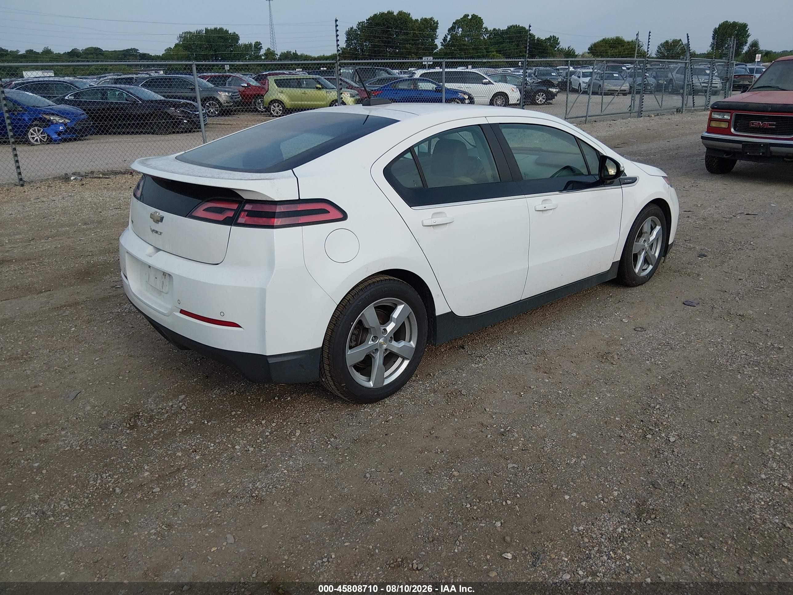 2015 Chevrolet Volt   White vin: 1G1RB6E4XFU105168