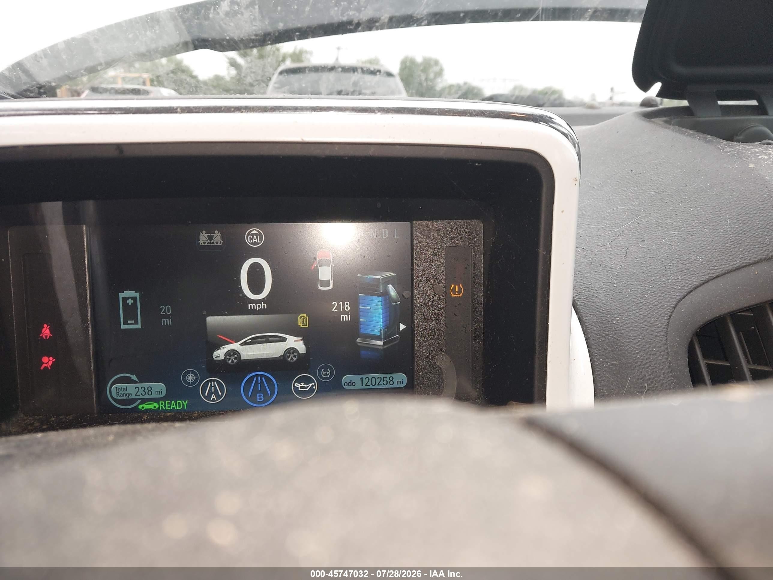 2015 Chevrolet Volt   Белый vin: 1G1RB6E4XFU107759