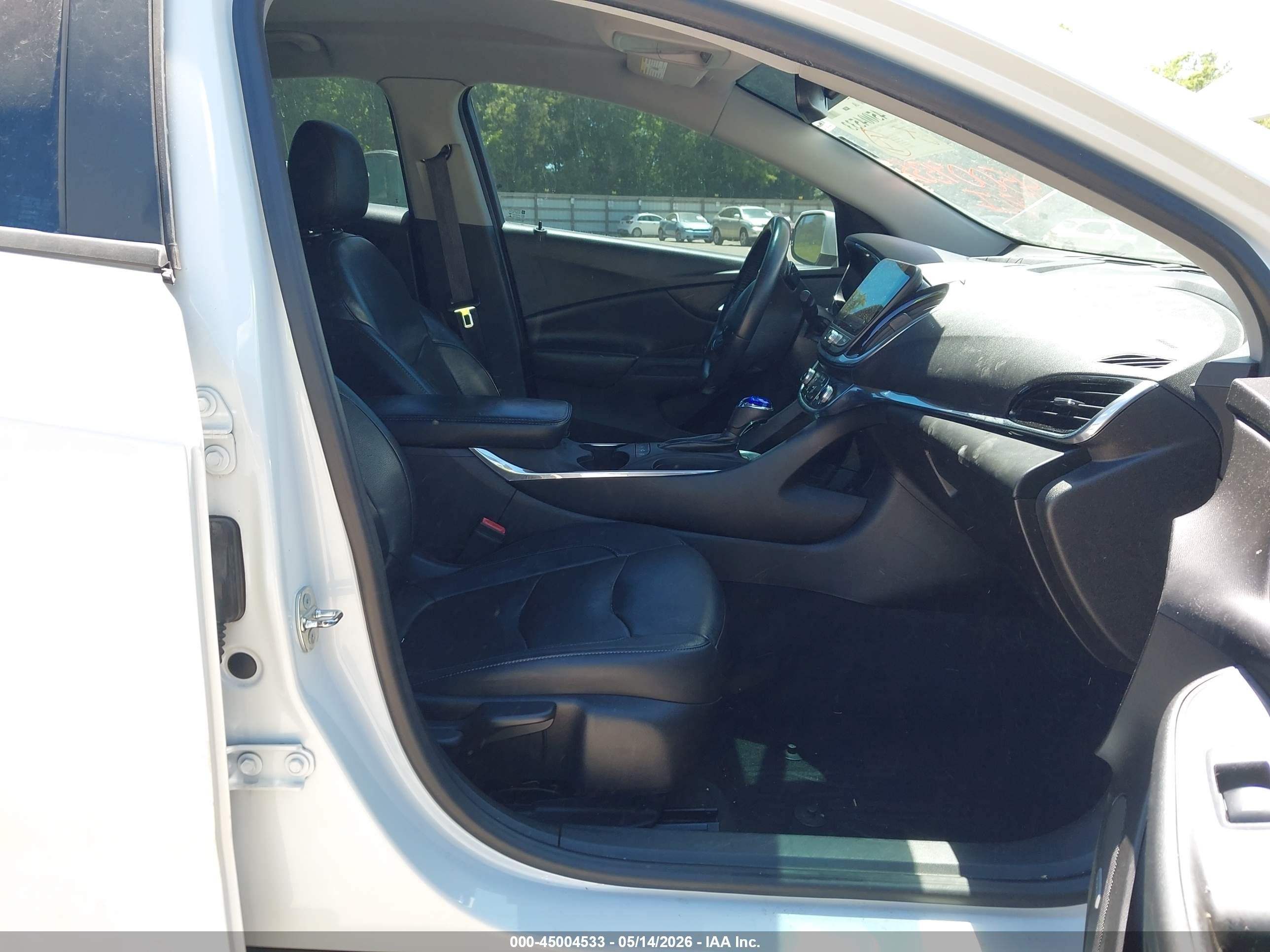 2017 Chevrolet Volt Premier White vin: 1G1RB6S52HU117699