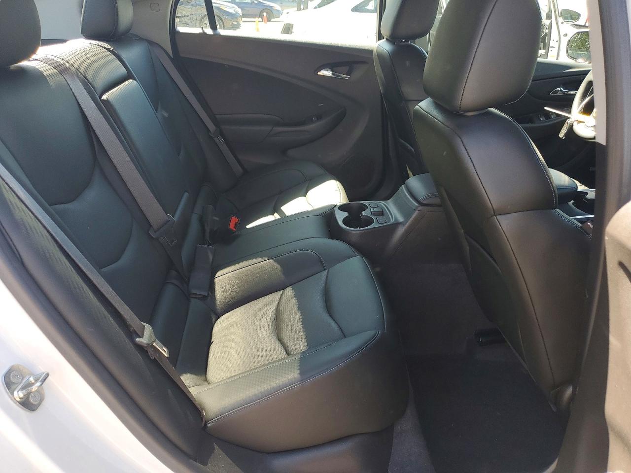 2017 Chevrolet Volt Premier Белый vin: 1G1RB6S52HU190894