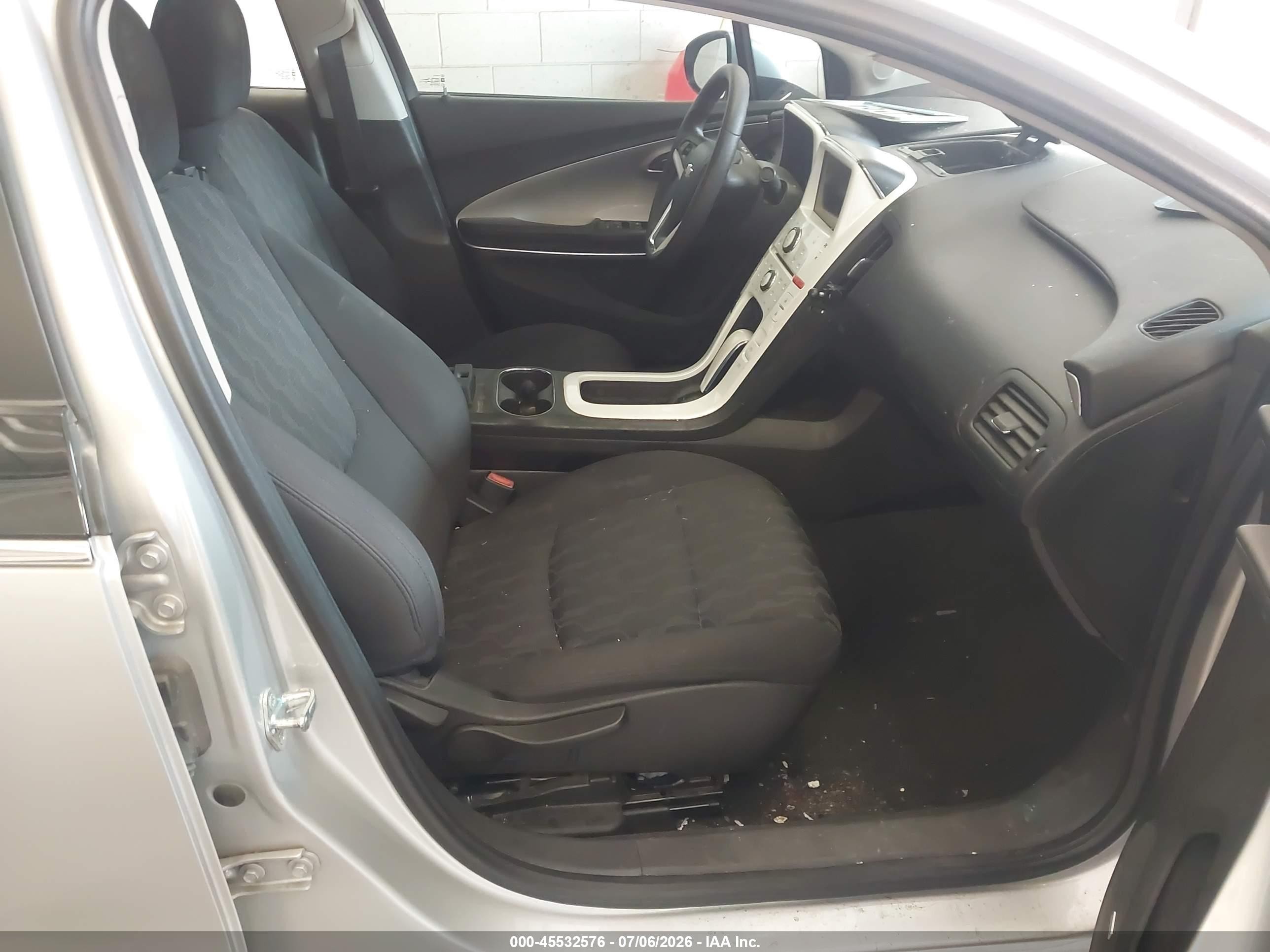 2011 Chevrolet Volt   Silver vin: 1G1RC6E40BU102044