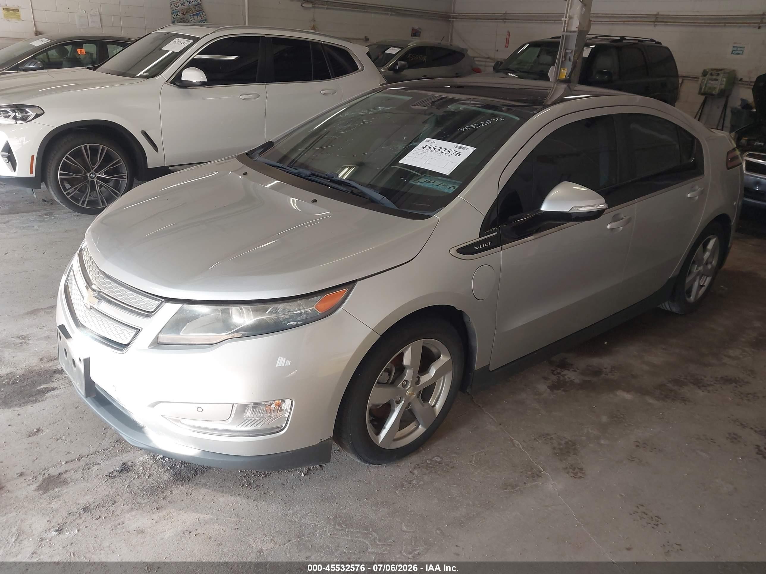 2011 Chevrolet Volt   Silver vin: 1G1RC6E40BU102044