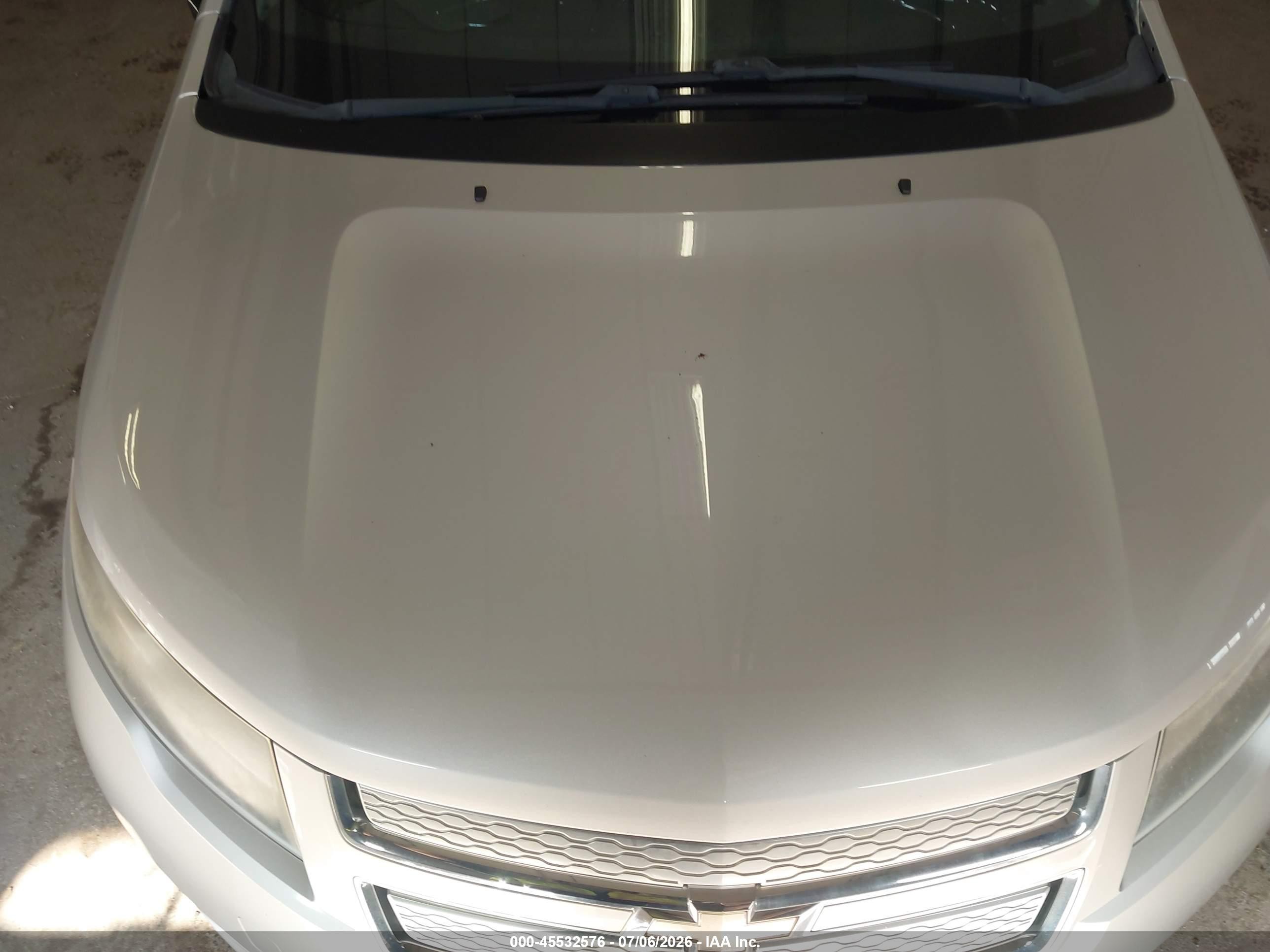 2011 Chevrolet Volt   Silver vin: 1G1RC6E40BU102044