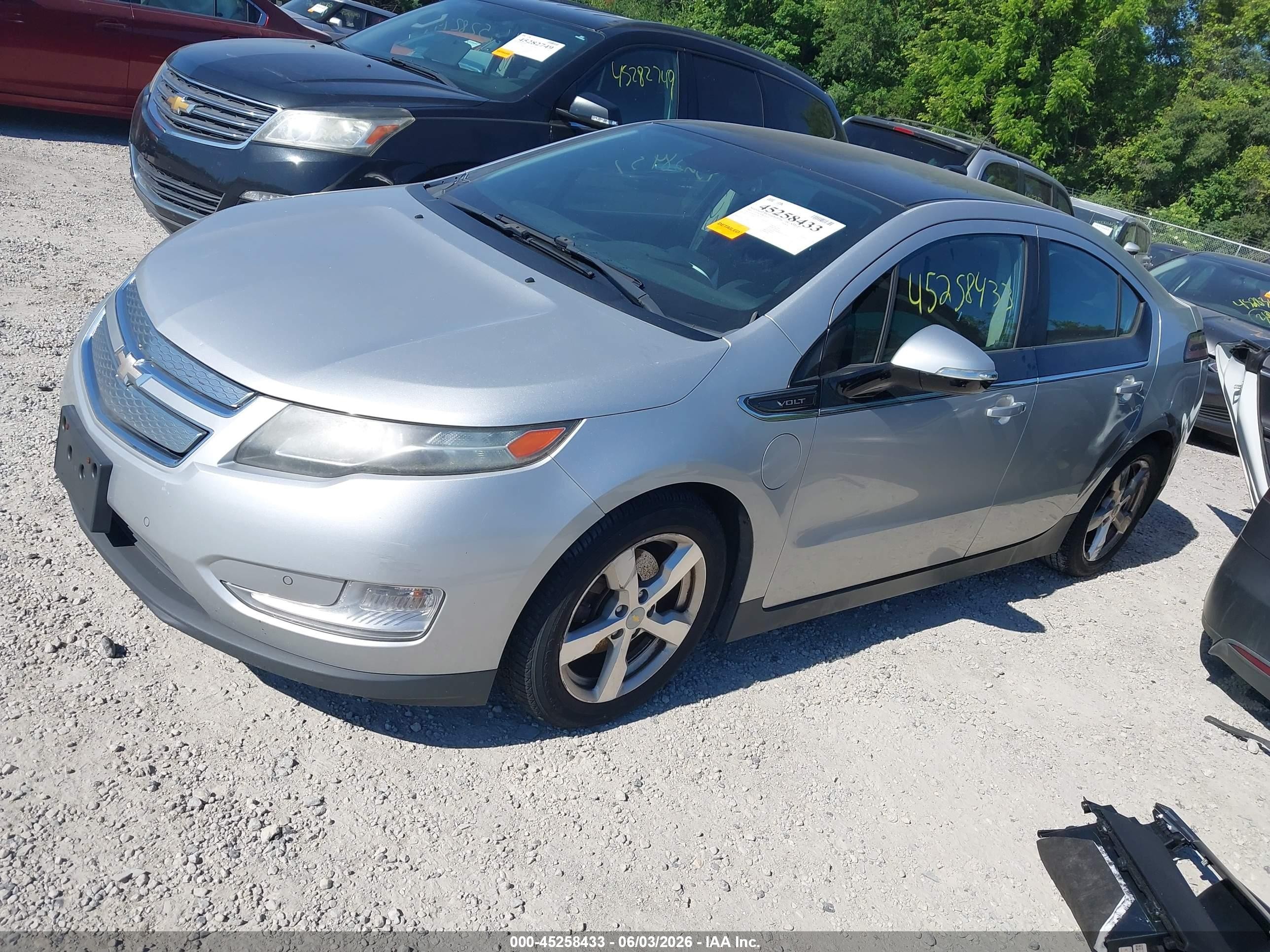 2011 Chevrolet Volt   Silver vin: 1G1RC6E41BU102117
