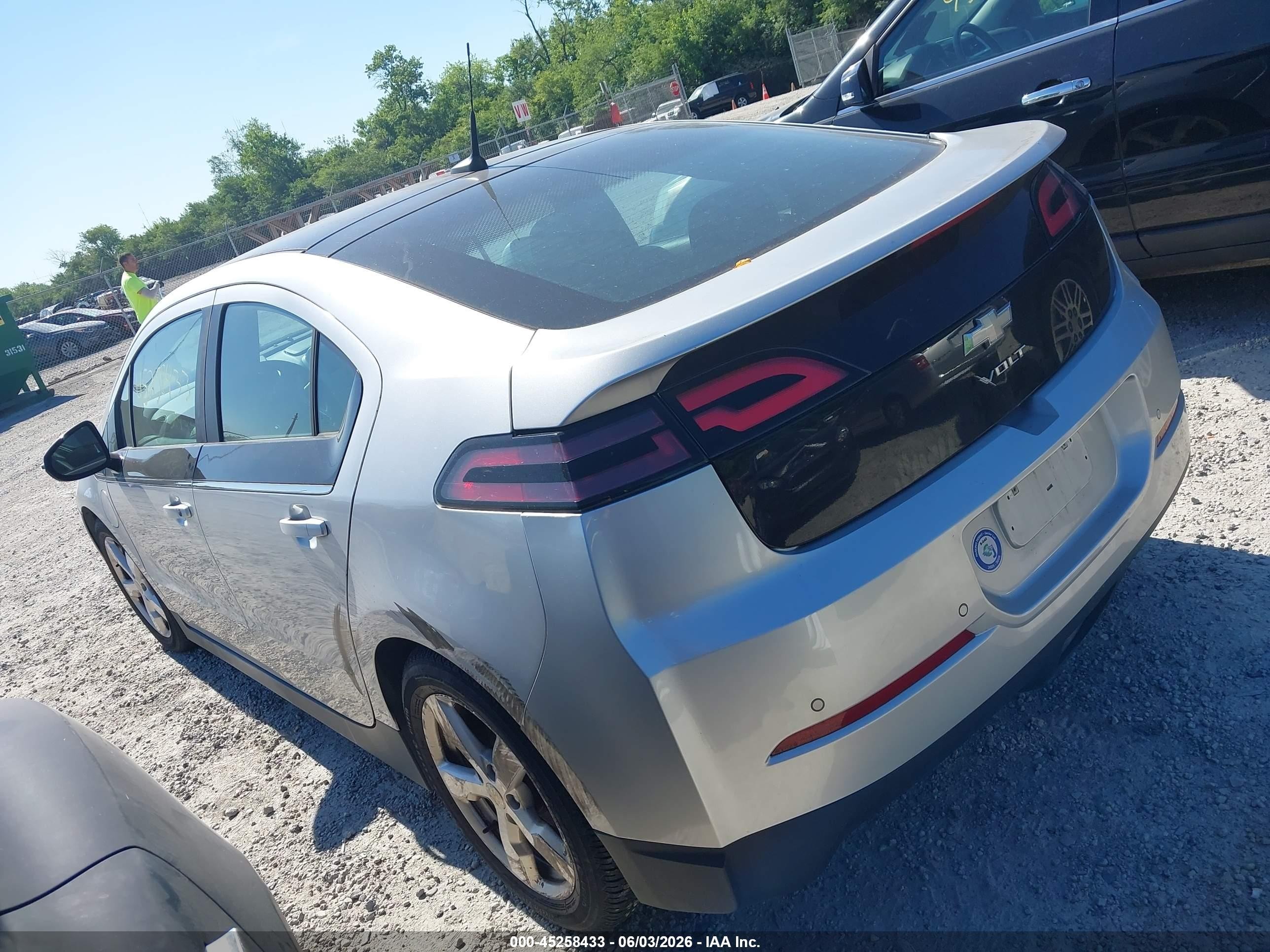 2011 Chevrolet Volt   Silver vin: 1G1RC6E41BU102117