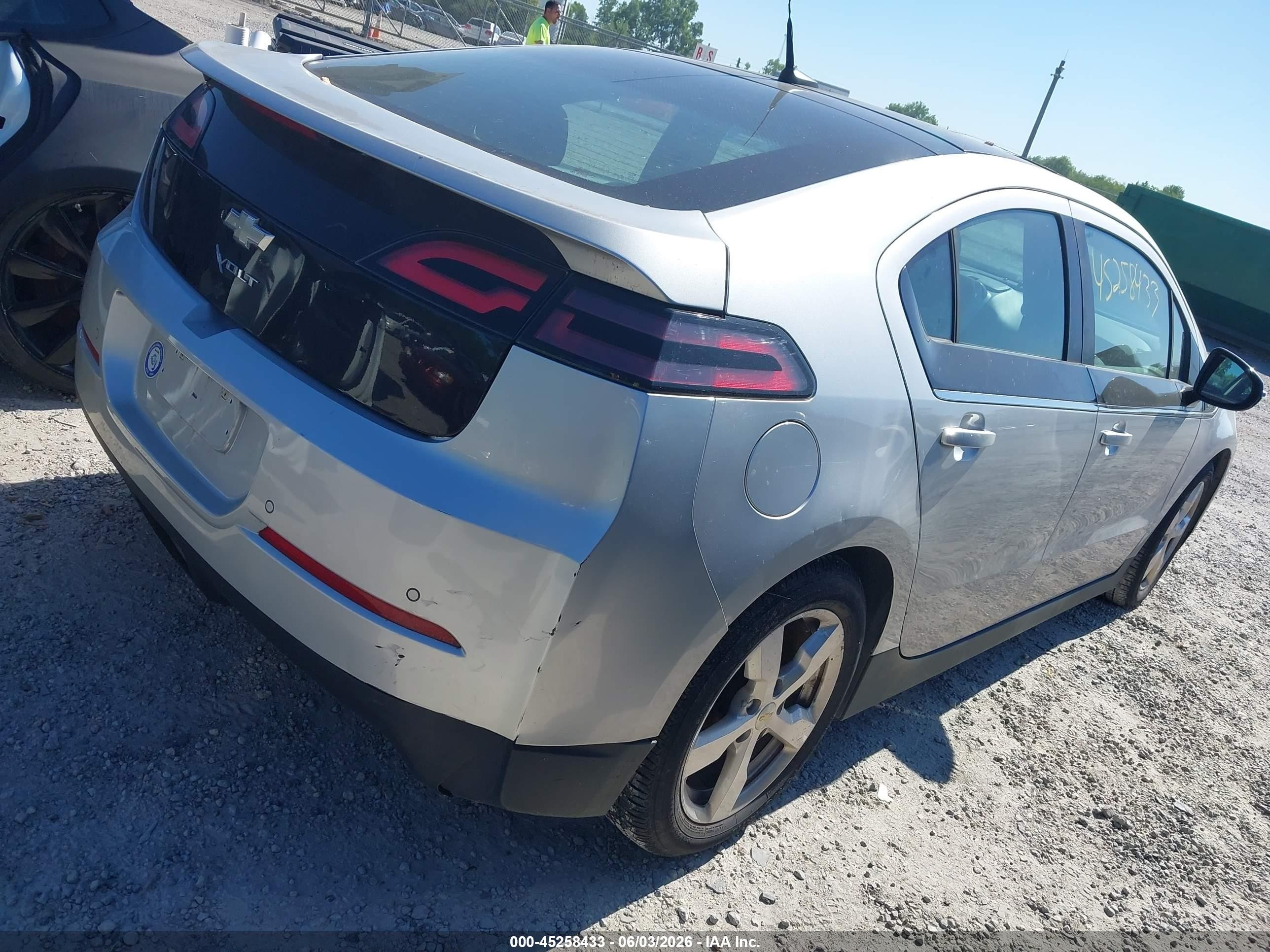 2011 Chevrolet Volt   Silver vin: 1G1RC6E41BU102117