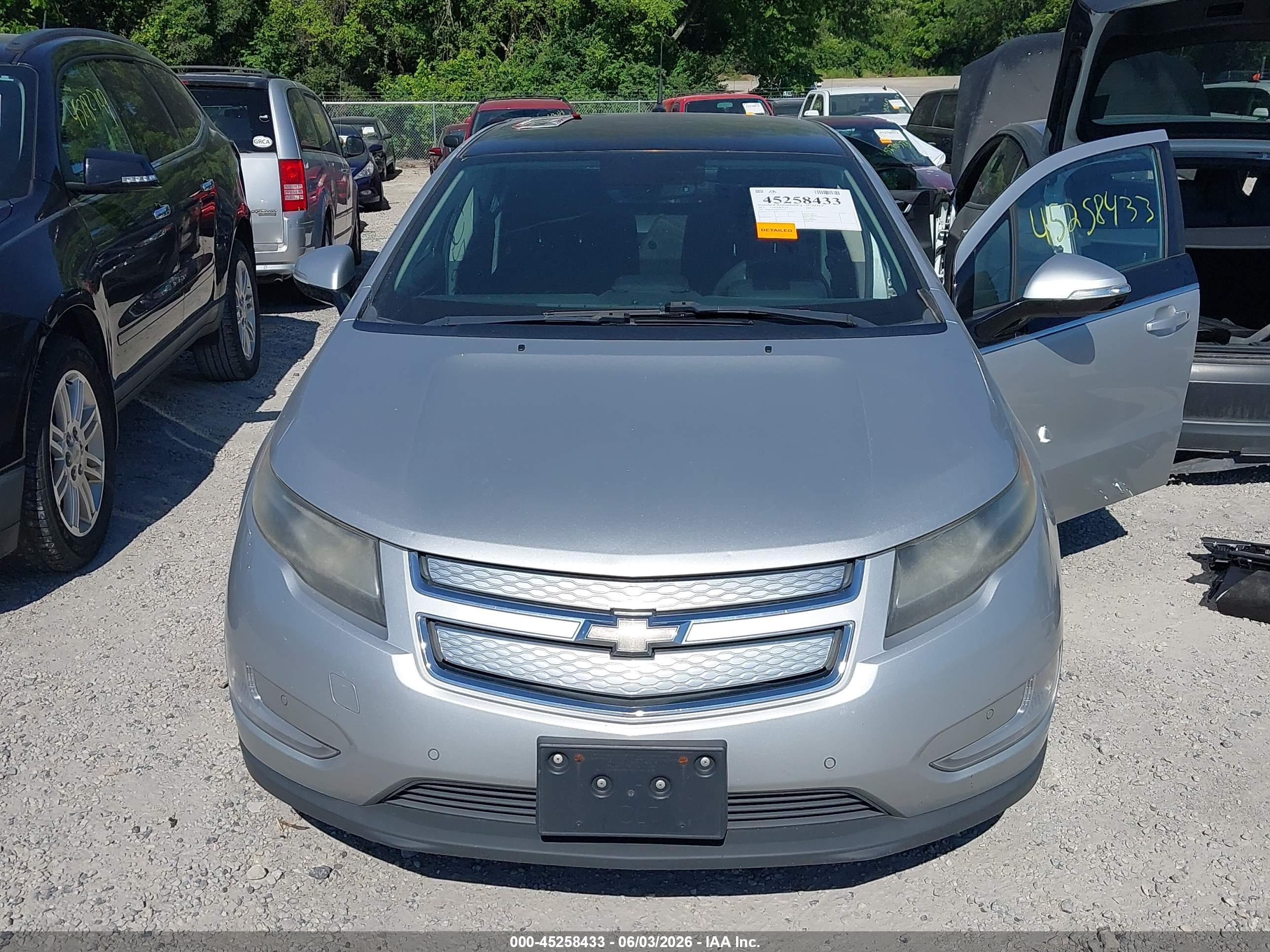 2011 Chevrolet Volt   Silver vin: 1G1RC6E41BU102117