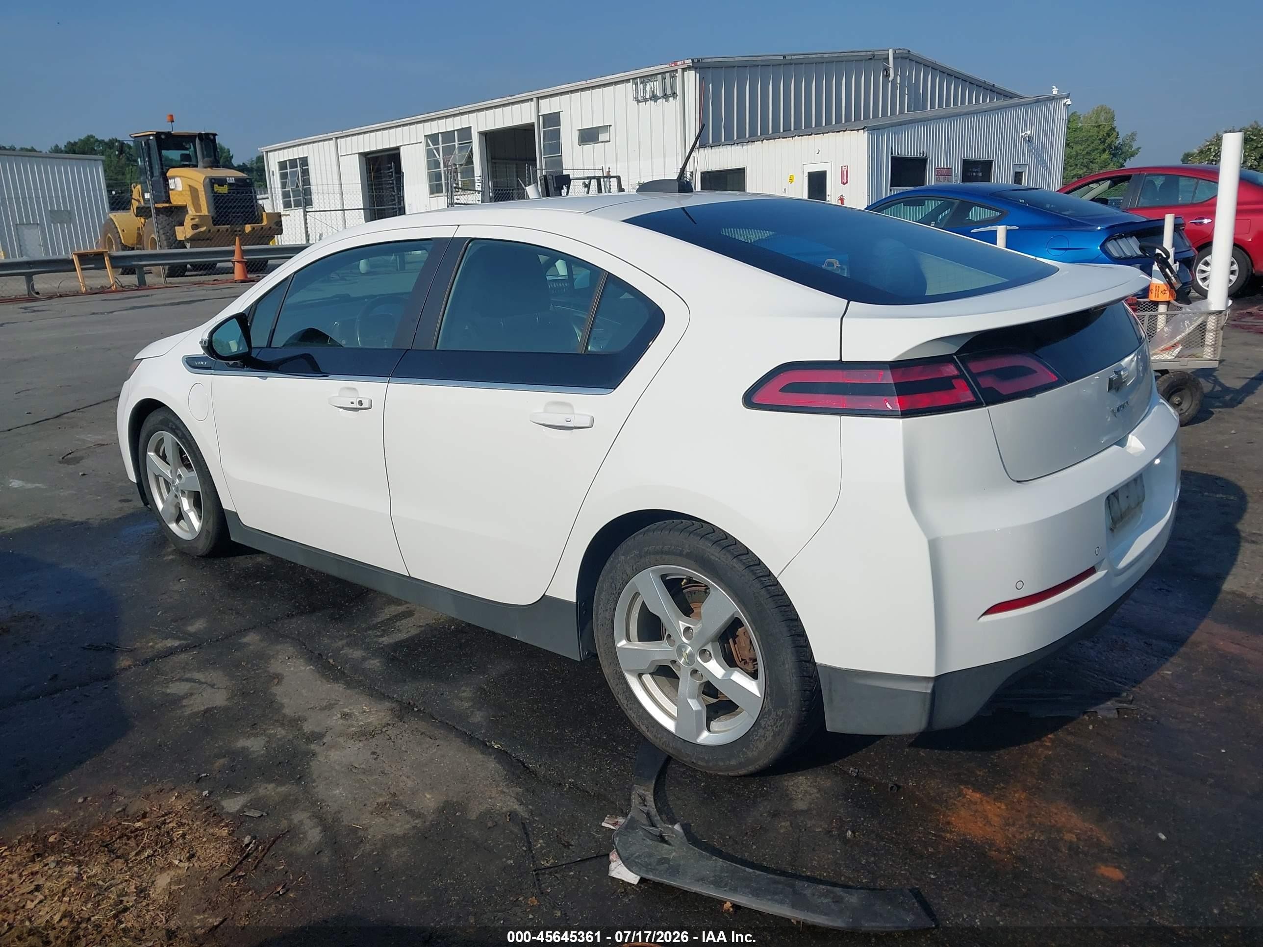 2015 Chevrolet Volt   White vin: 1G1RC6E46FU108761