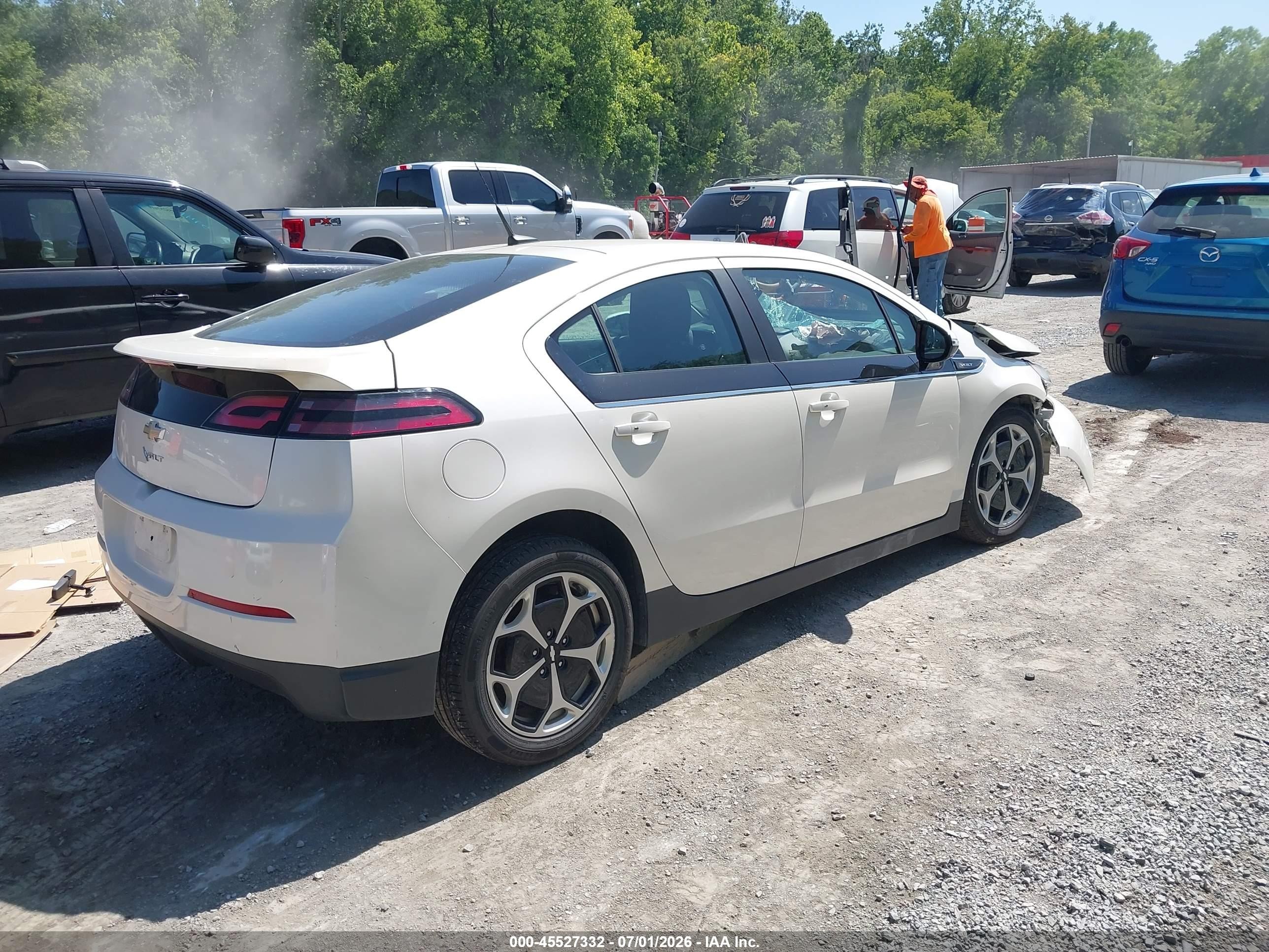 2014 Chevrolet Volt   White vin: 1G1RC6E49EU123981