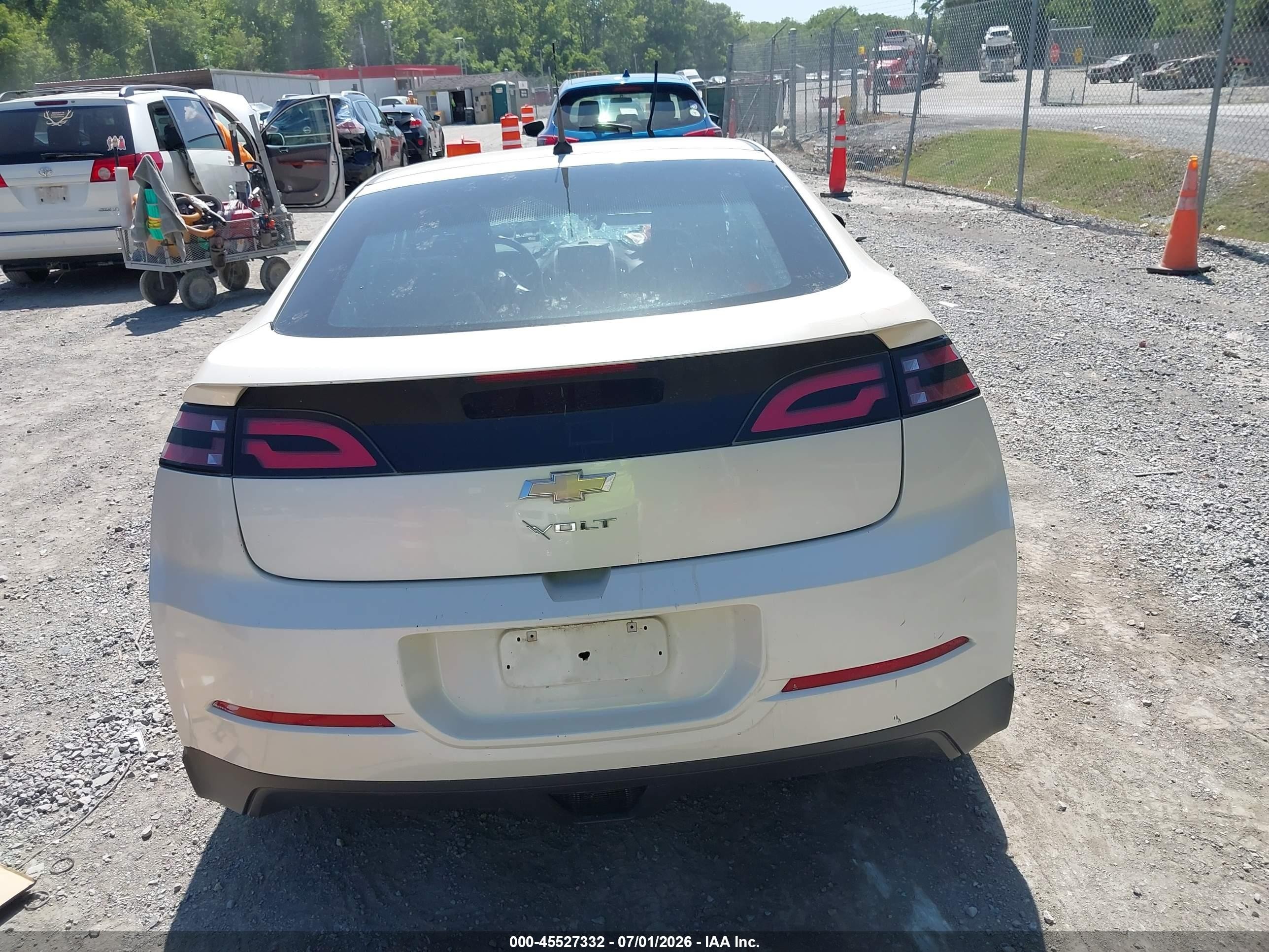 2014 Chevrolet Volt   White vin: 1G1RC6E49EU123981
