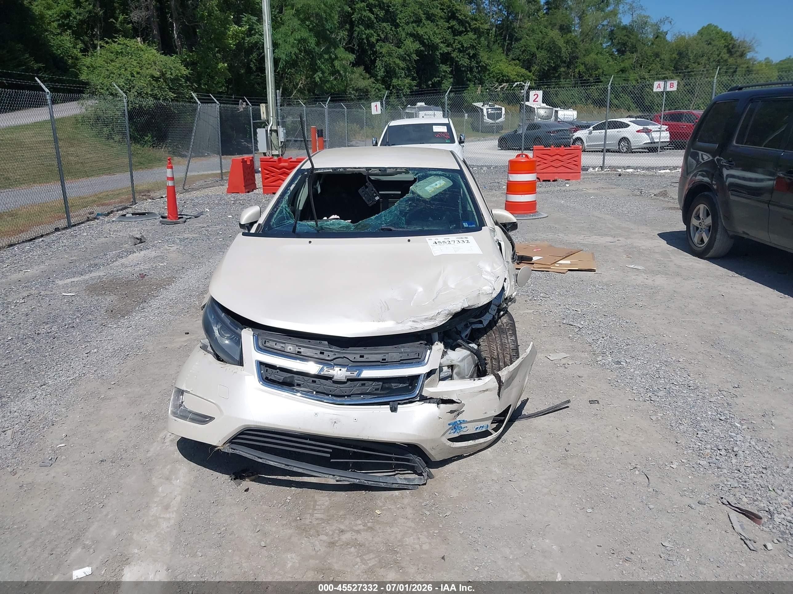 2014 Chevrolet Volt   White vin: 1G1RC6E49EU123981
