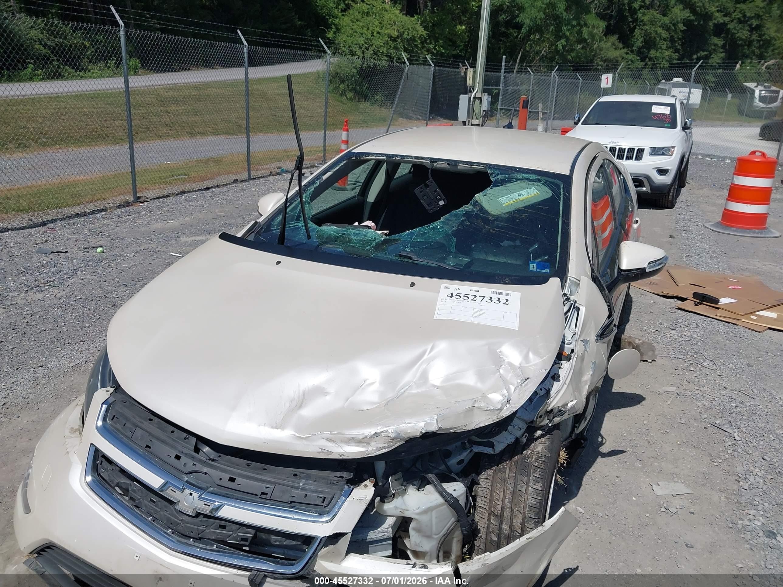2014 Chevrolet Volt   White vin: 1G1RC6E49EU123981