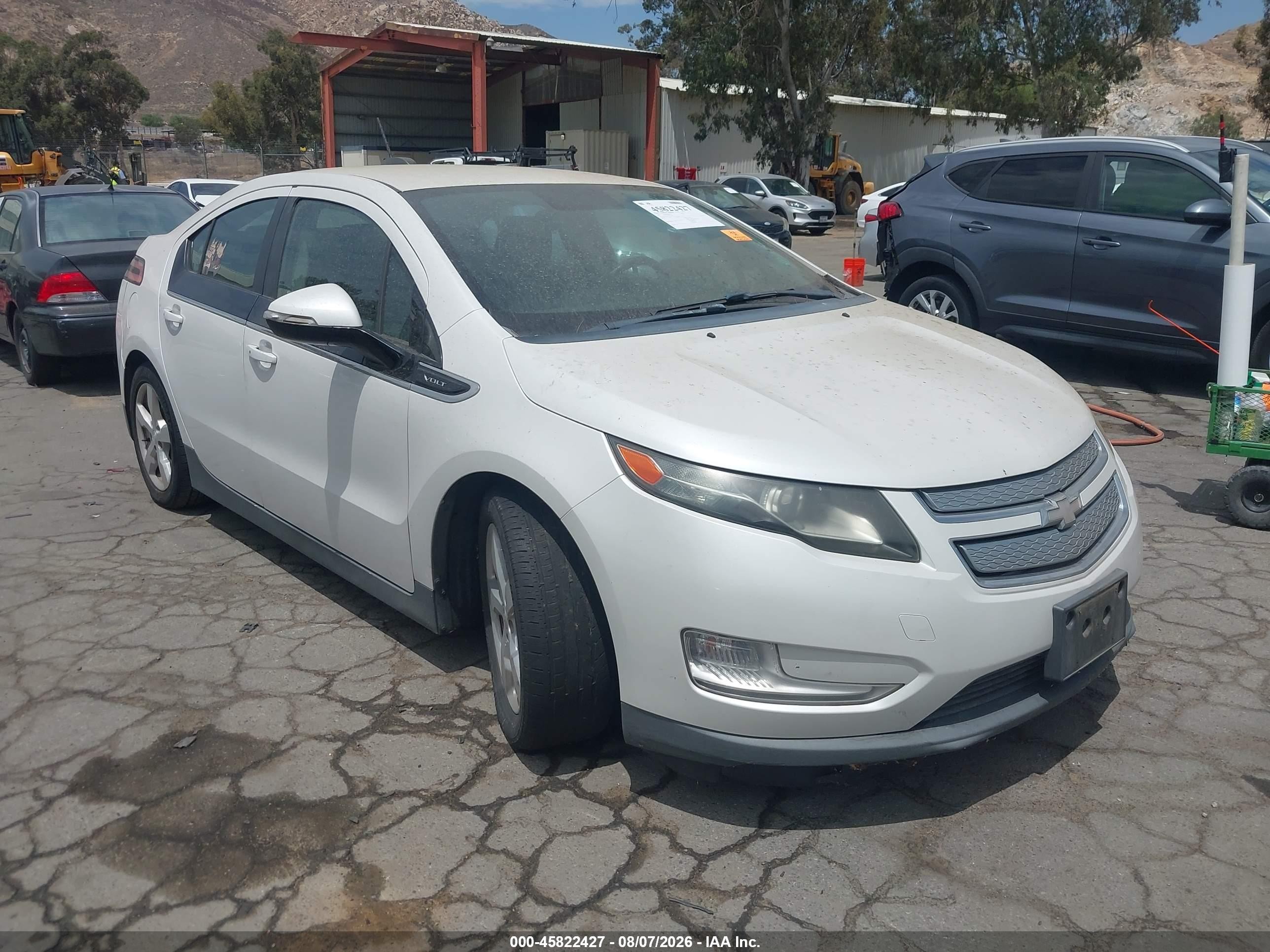 2015 Chevrolet Volt   White vin: 1G1RC6E49FU131841