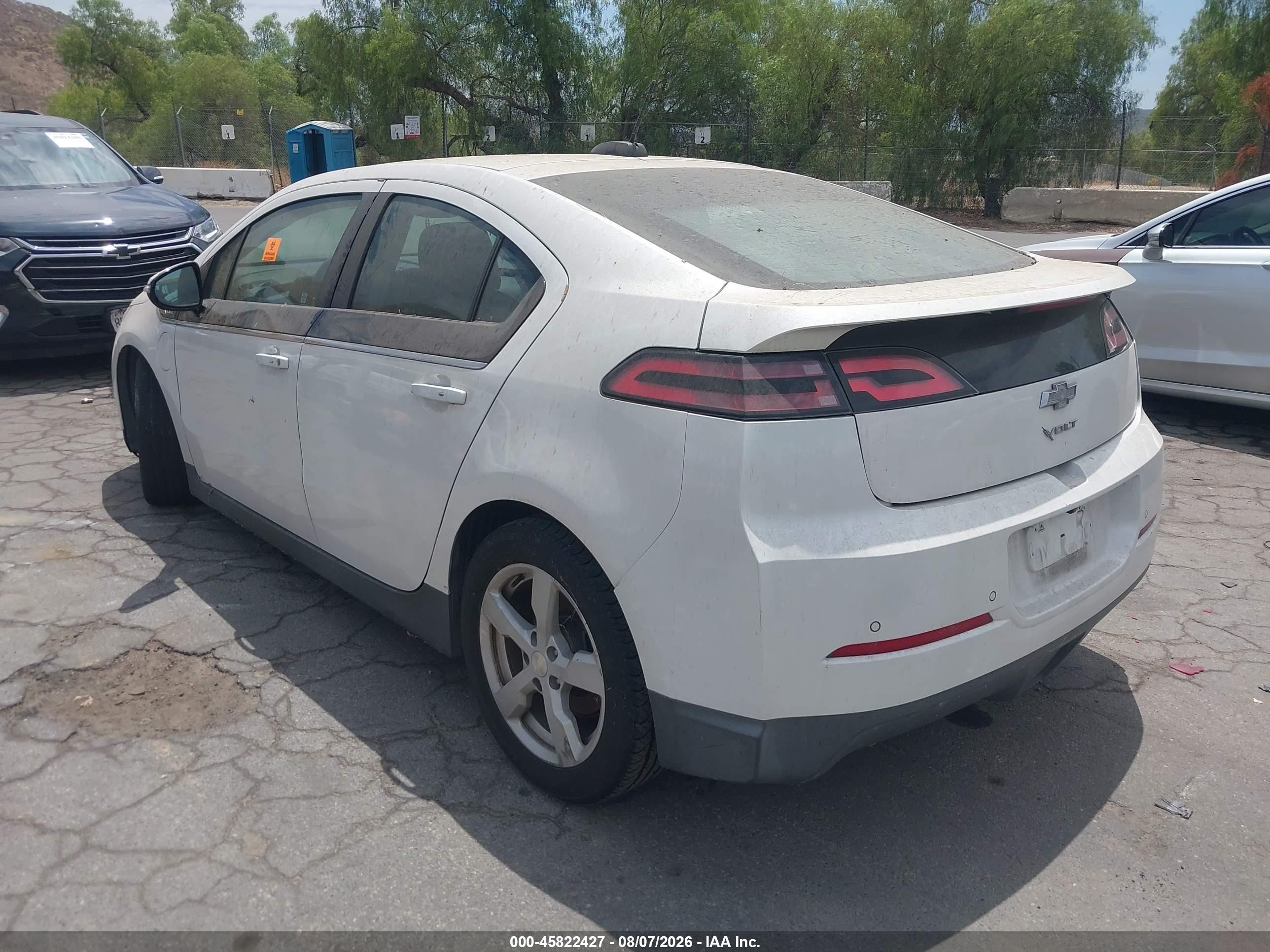 2015 Chevrolet Volt   White vin: 1G1RC6E49FU131841