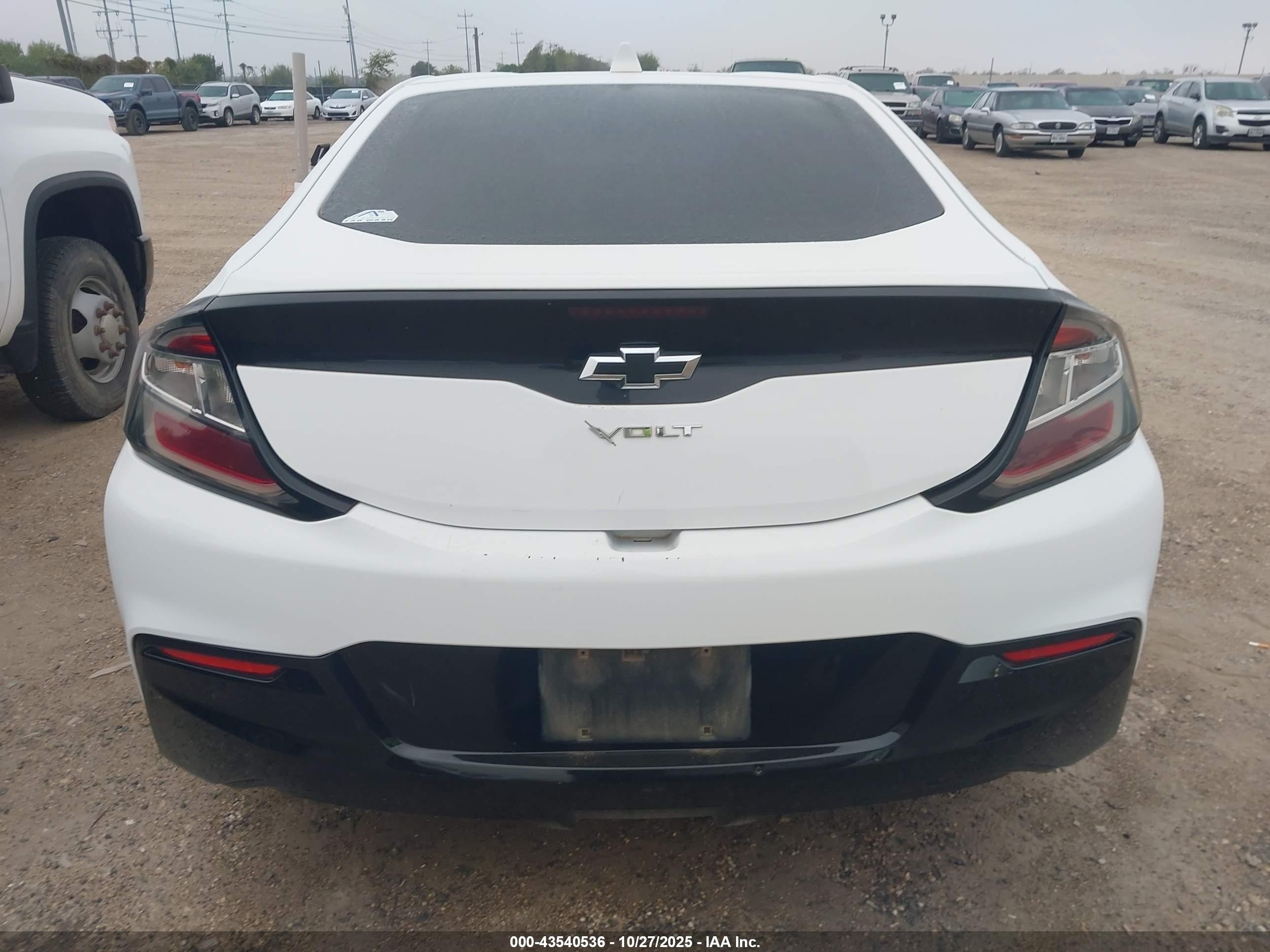 2018 Chevrolet Volt Lt White vin: 1G1RC6S55JU114511