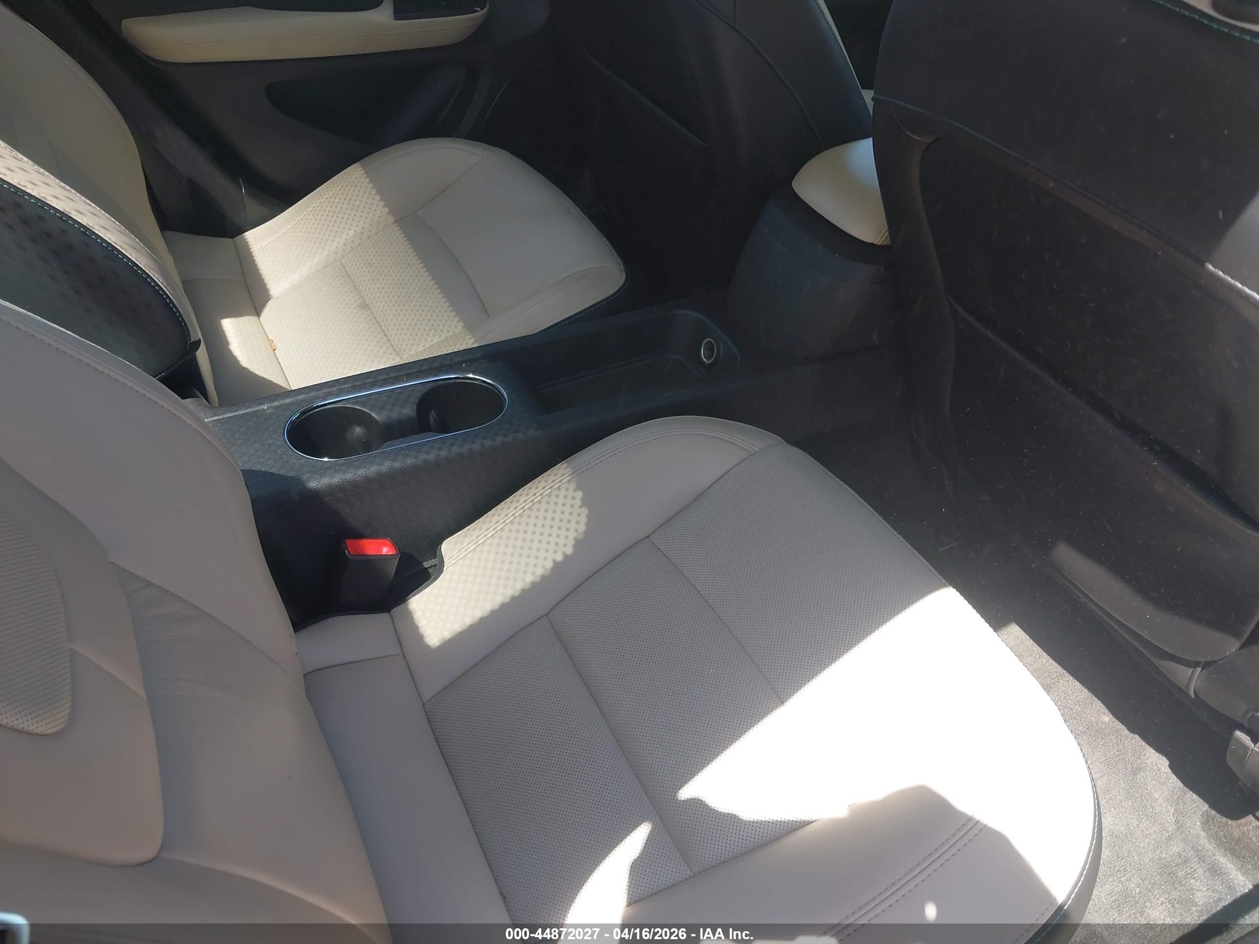 2012 Chevrolet Volt   Белый vin: 1G1RD6E44CU108881