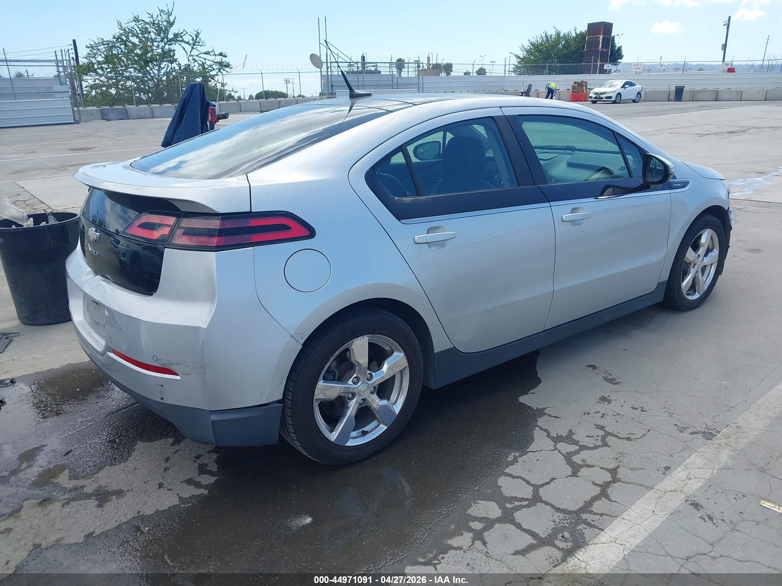 2011 Chevrolet Volt   Серебряный vin: 1G1RD6E45BU100156
