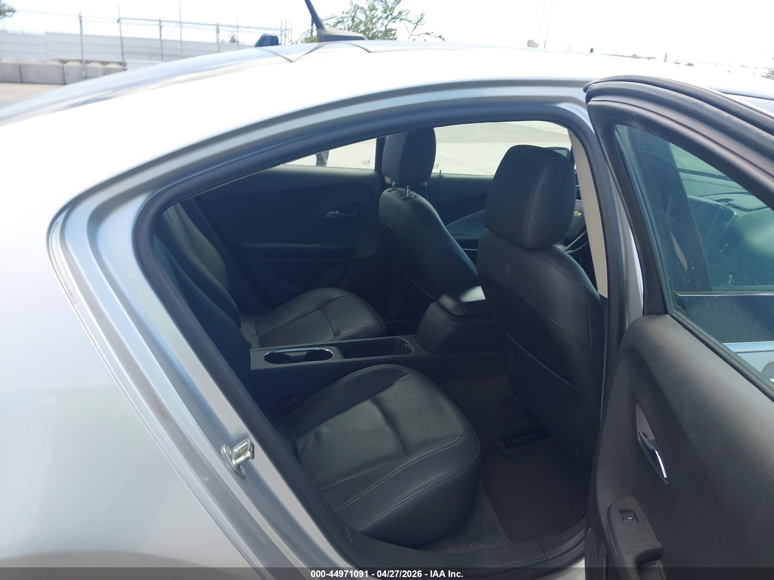 2011 Chevrolet Volt   Серебряный vin: 1G1RD6E45BU100156