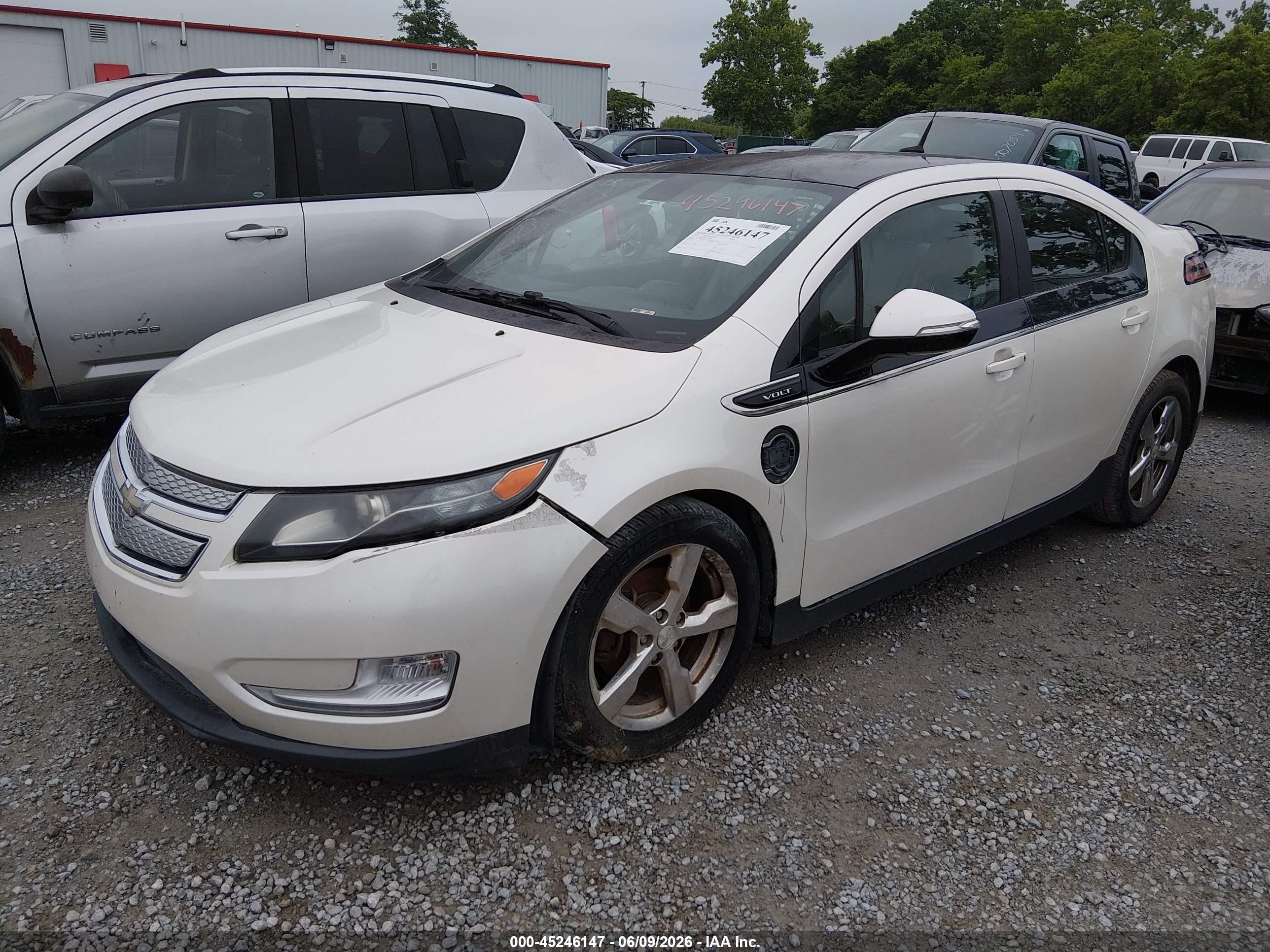2011 Chevrolet Volt   White vin: 1G1RD6E45BU102649