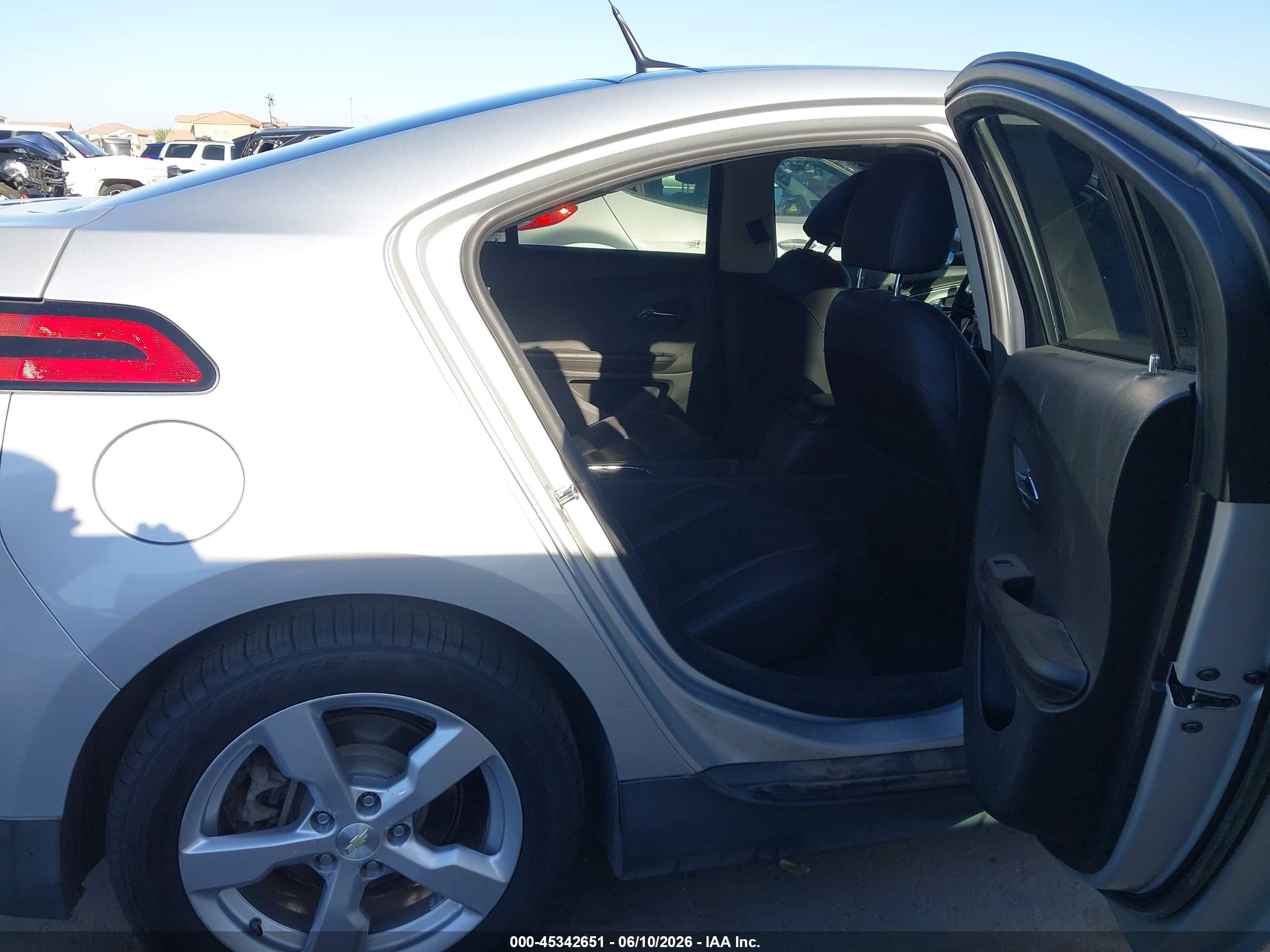 2012 Chevrolet Volt   Silver vin: 1G1RD6E45CU104466