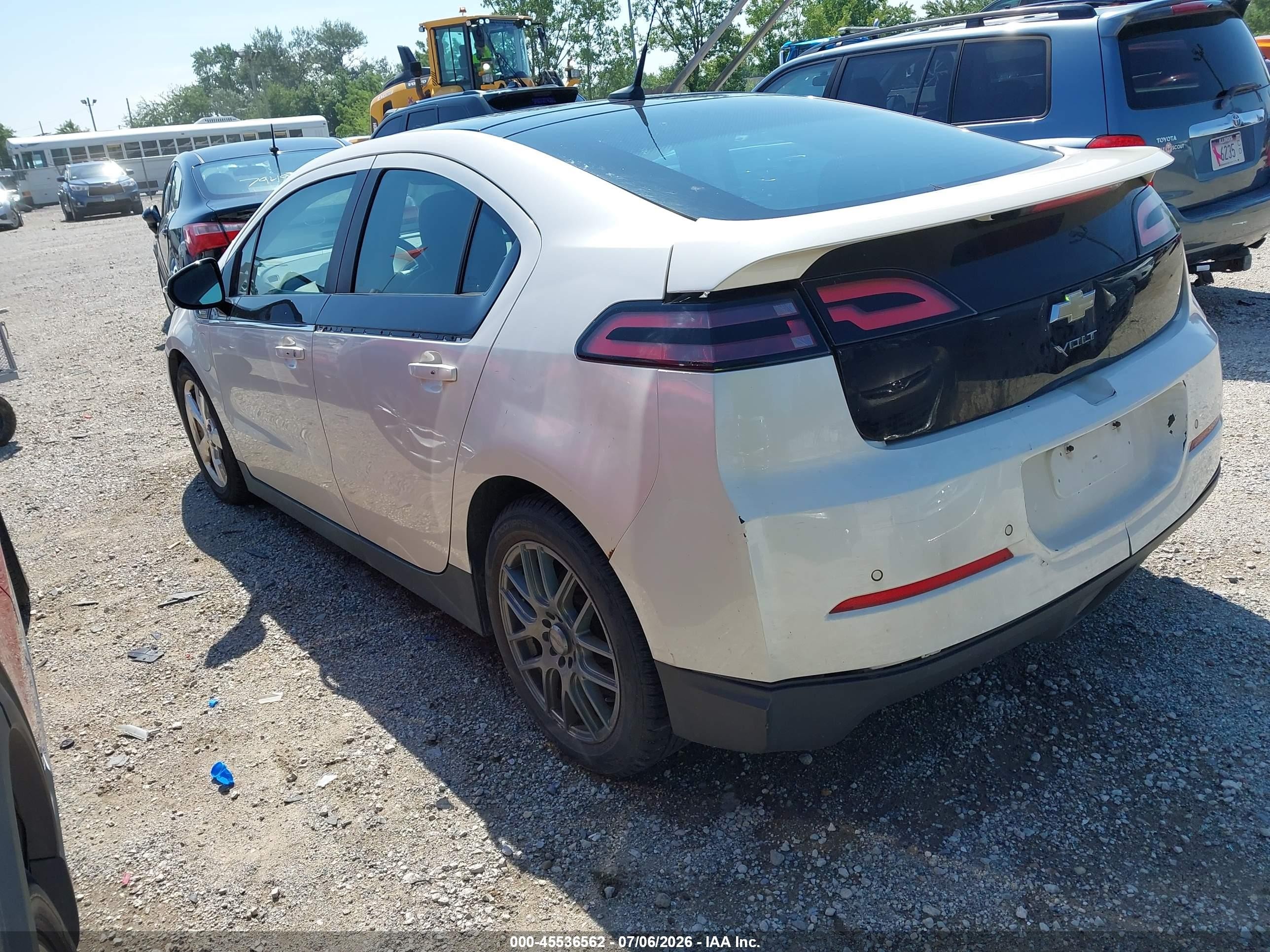 2012 Chevrolet Volt   White vin: 1G1RD6E45CU108730