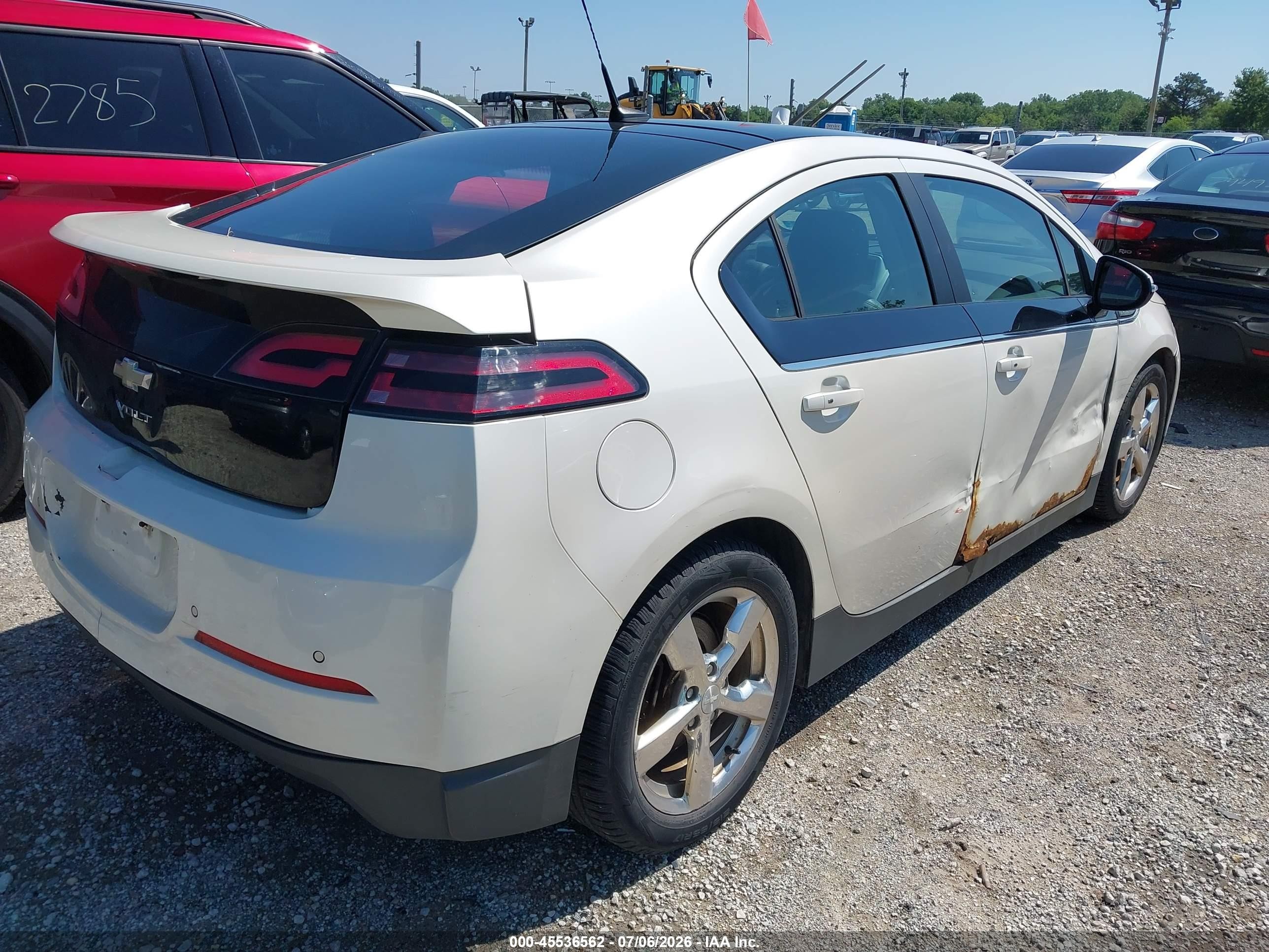 2012 Chevrolet Volt   White vin: 1G1RD6E45CU108730