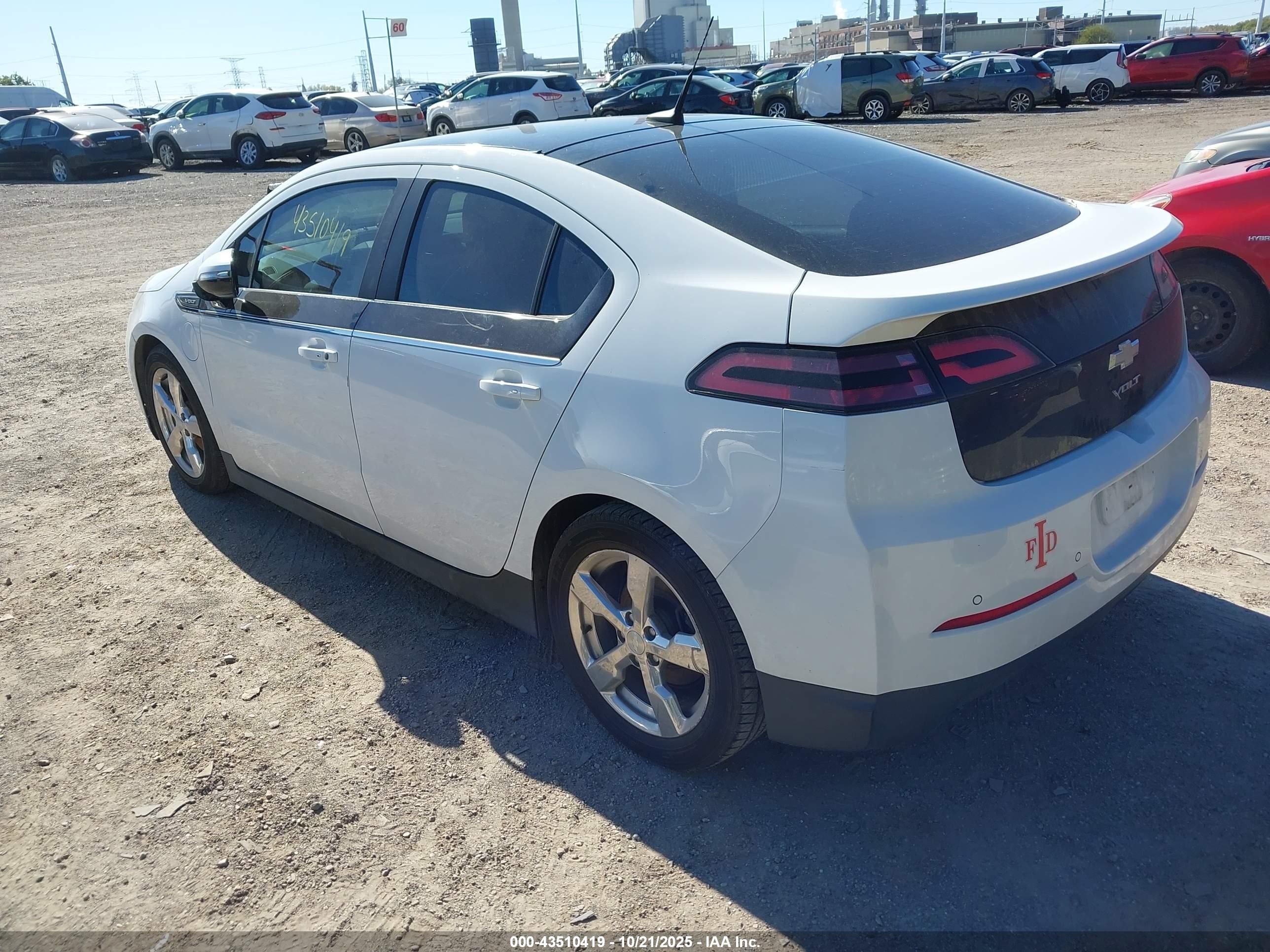 2012 Chevrolet Volt   Белый vin: 1G1RD6E45CU109845