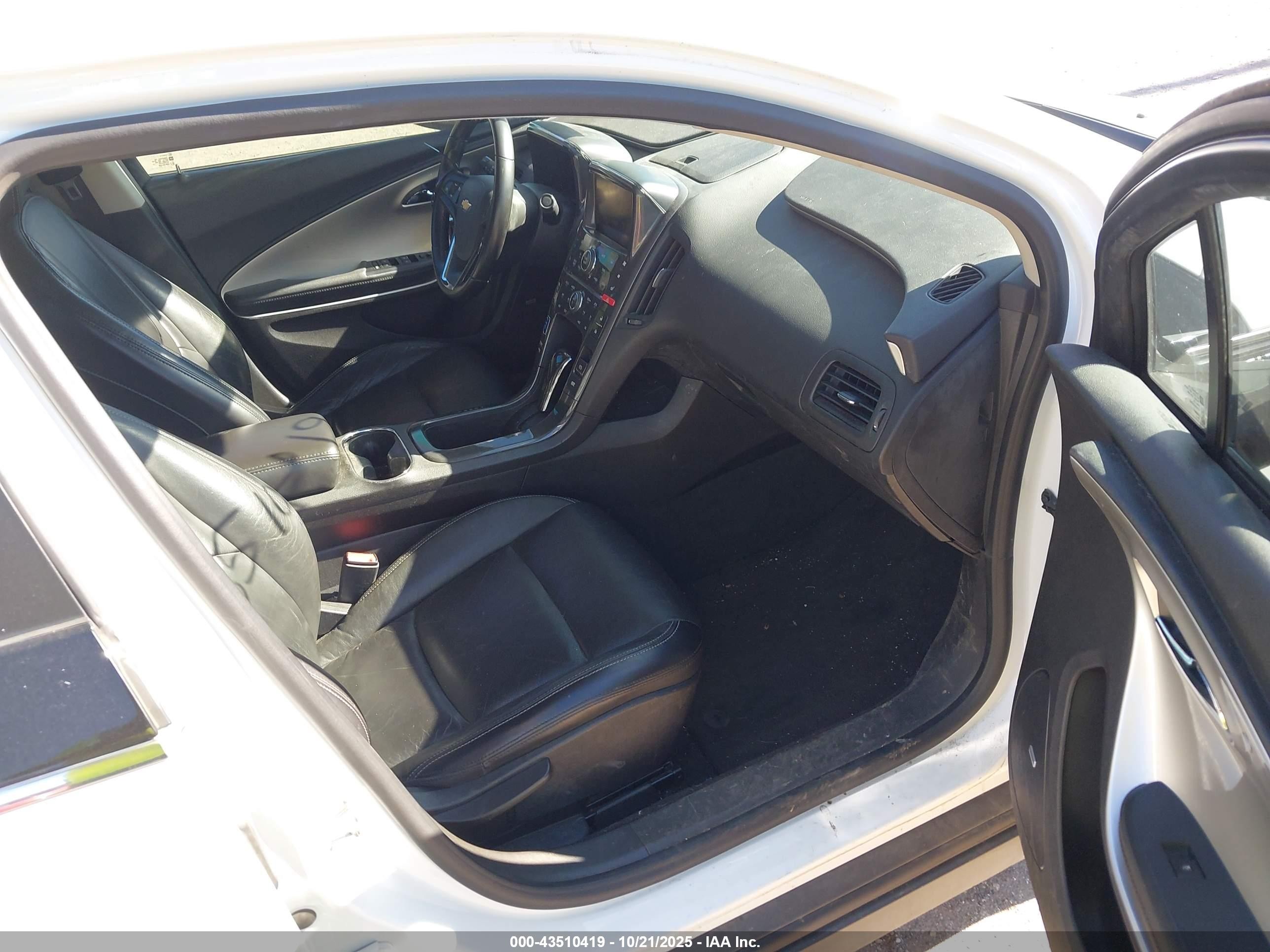 2012 Chevrolet Volt   Белый vin: 1G1RD6E45CU109845